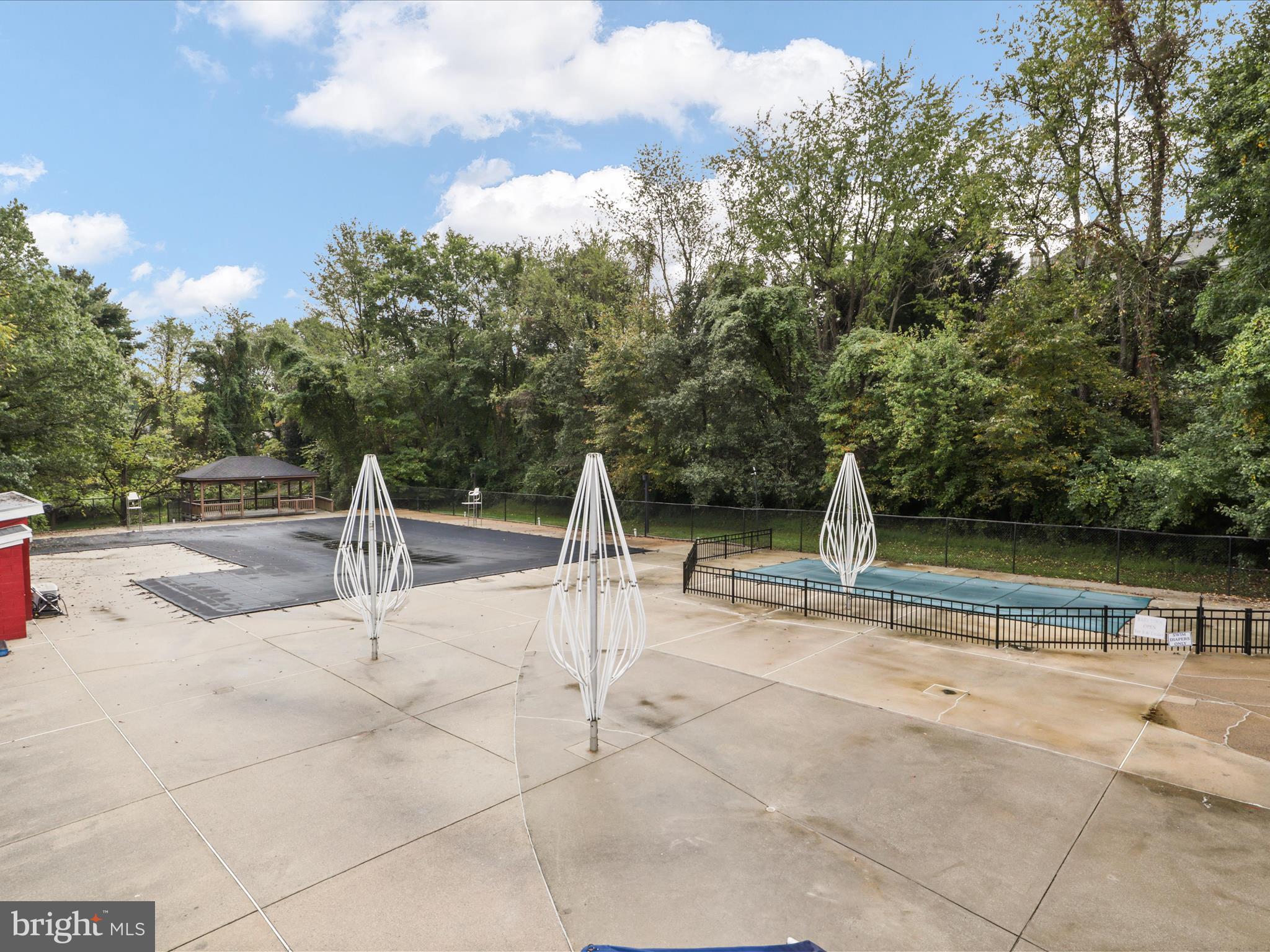 HUNTER MILL ESTATES - Residential