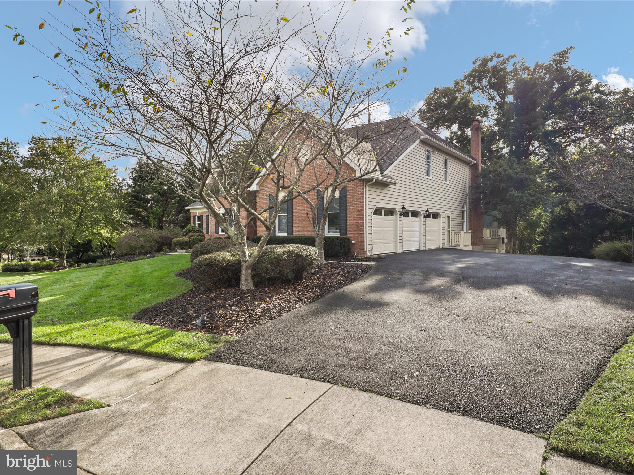 HUNTER MILL ESTATES - Residential