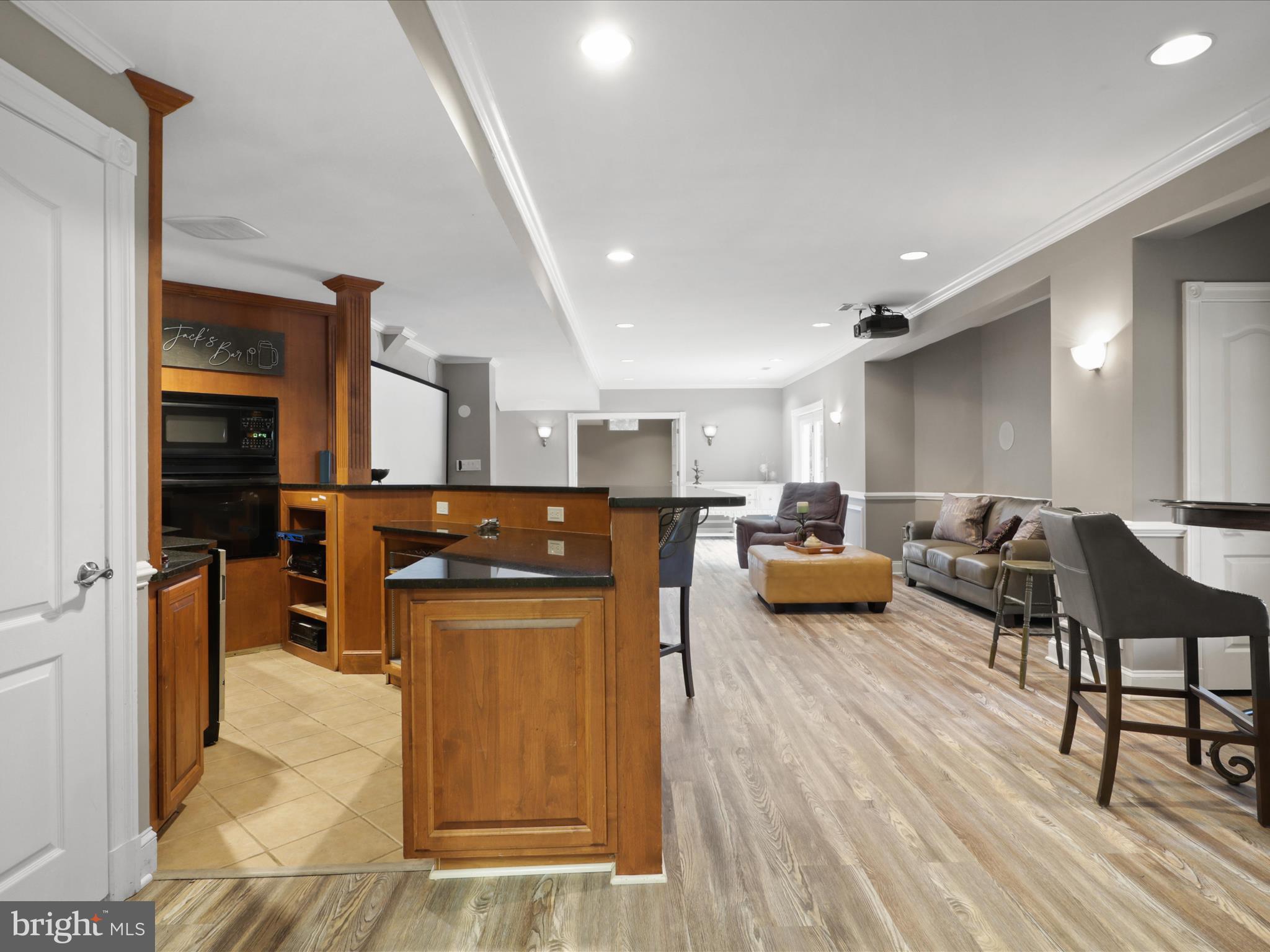 HUNTER MILL ESTATES - Residential