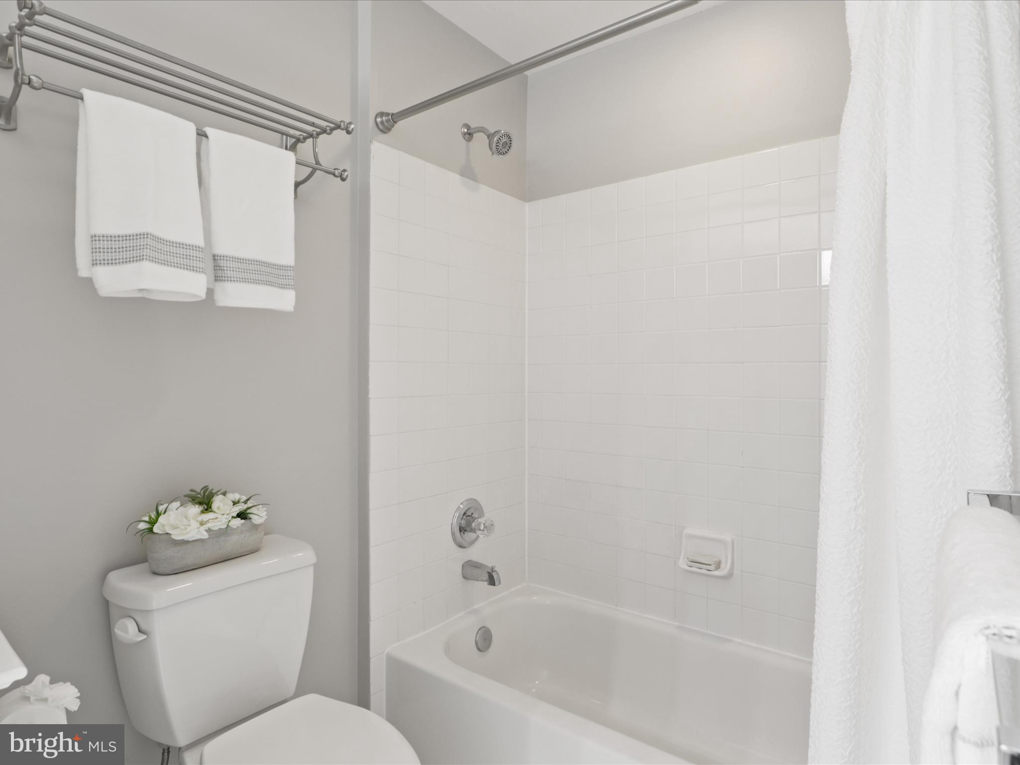 HUNTER MILL ESTATES - Residential