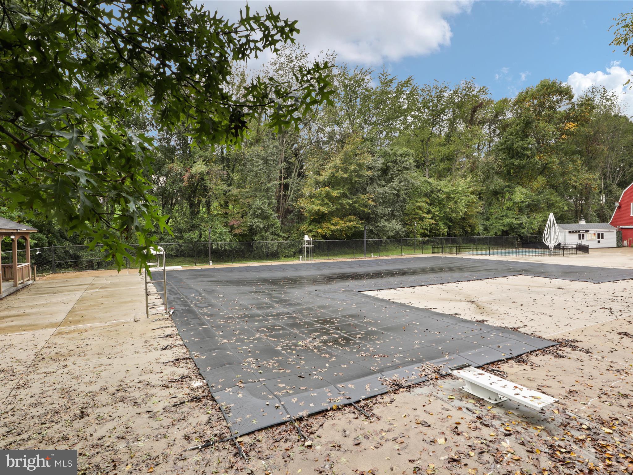 HUNTER MILL ESTATES - Residential