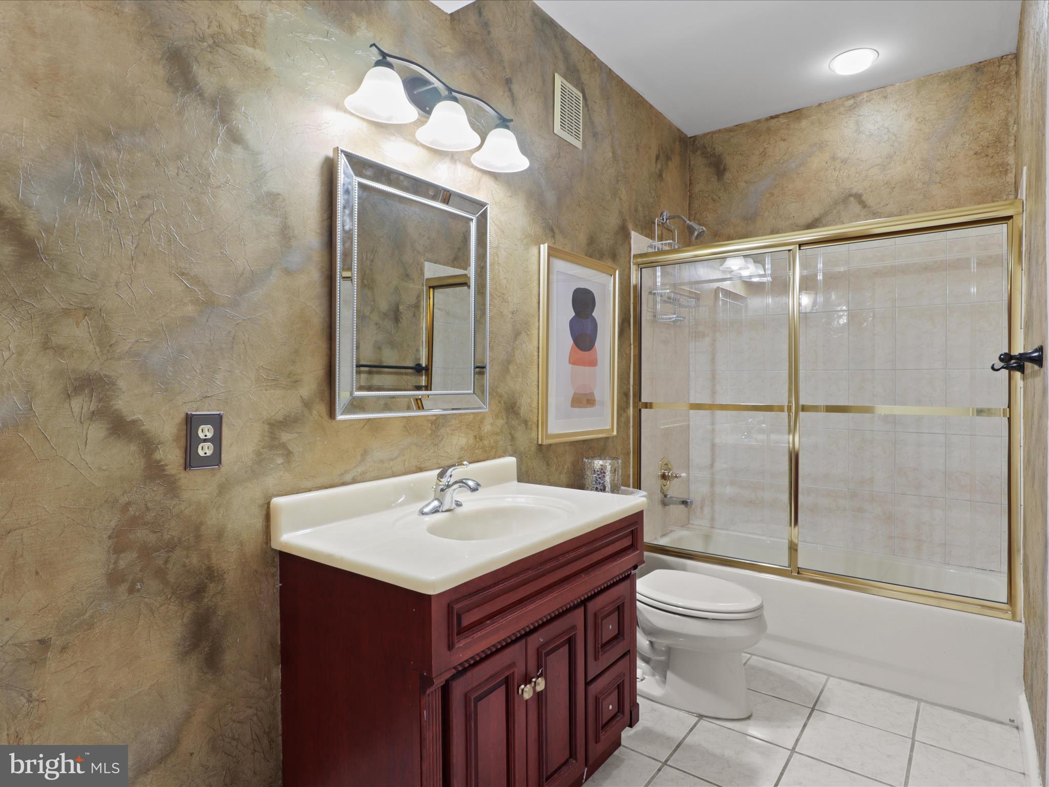 HUNTER MILL ESTATES - Residential
