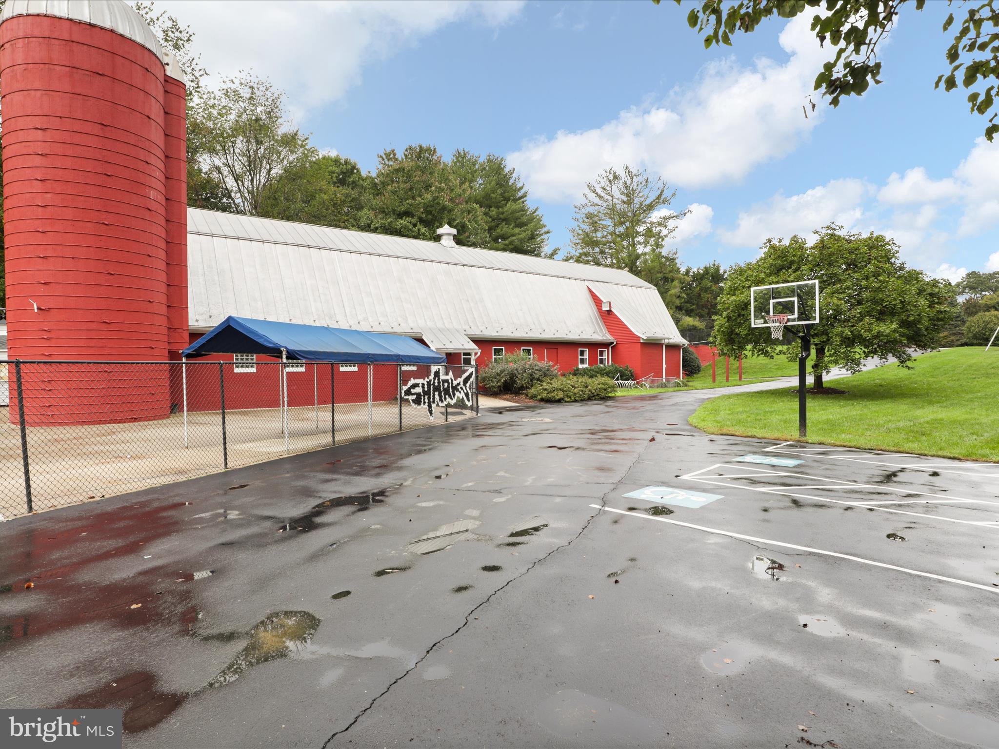 HUNTER MILL ESTATES - Residential