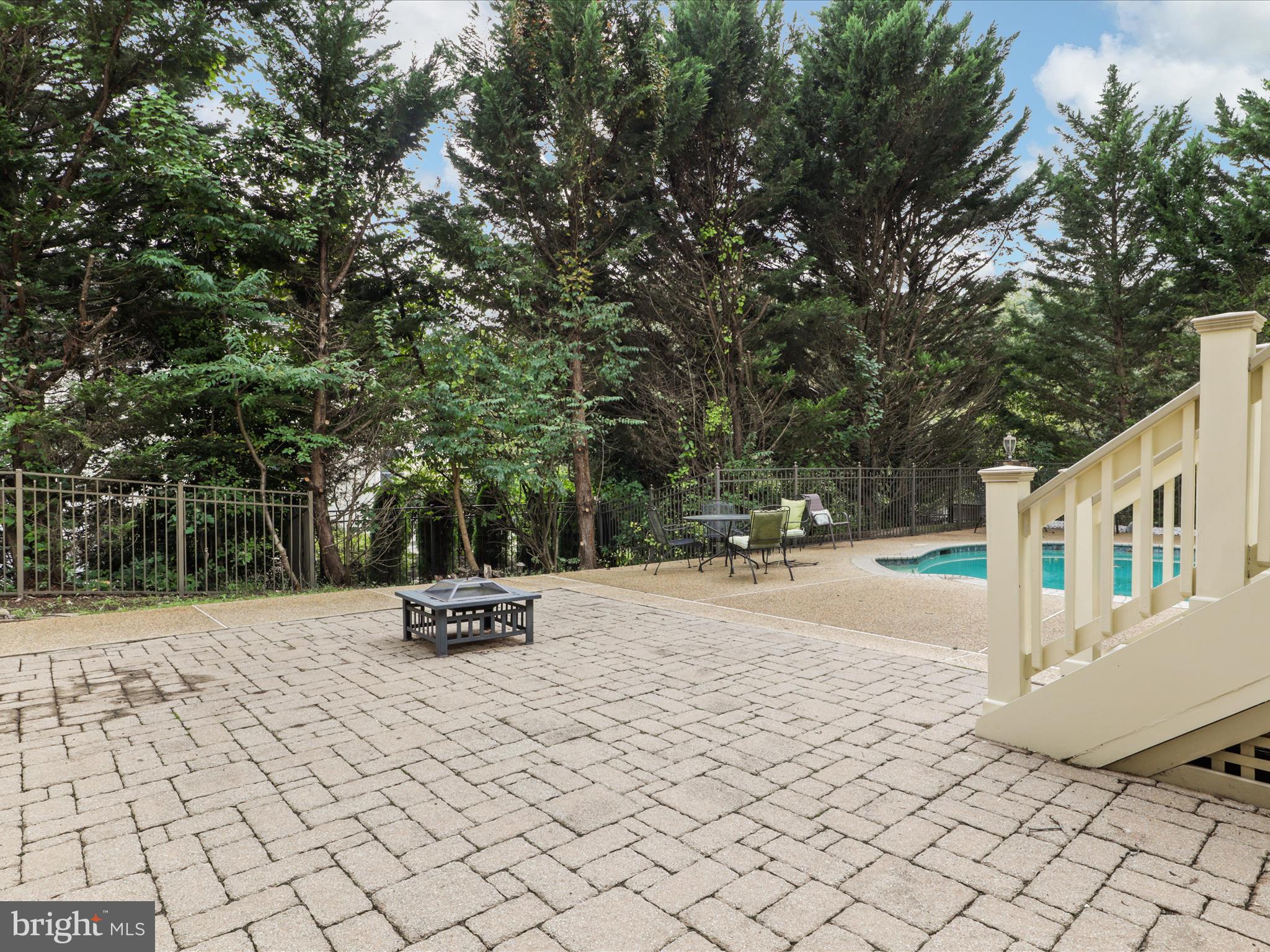 HUNTER MILL ESTATES - Residential