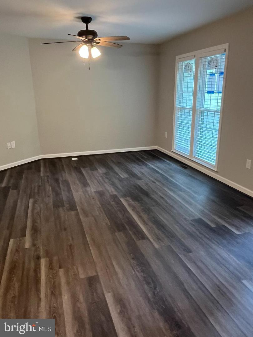 DUMONT OAKS - Residential Lease