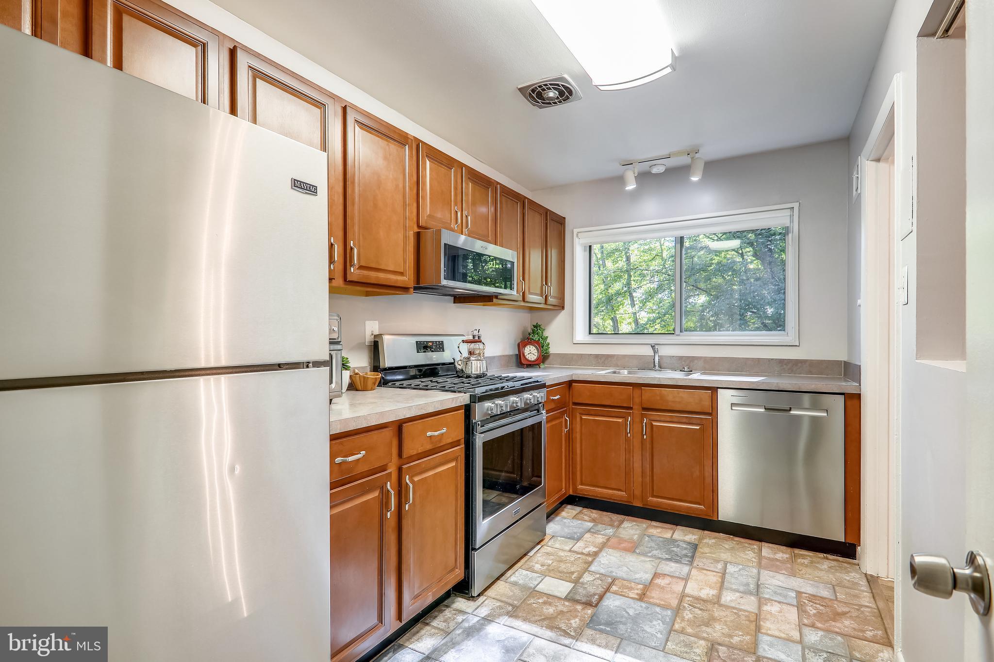 PARKSIDE CONDOMINIUMS - Residential