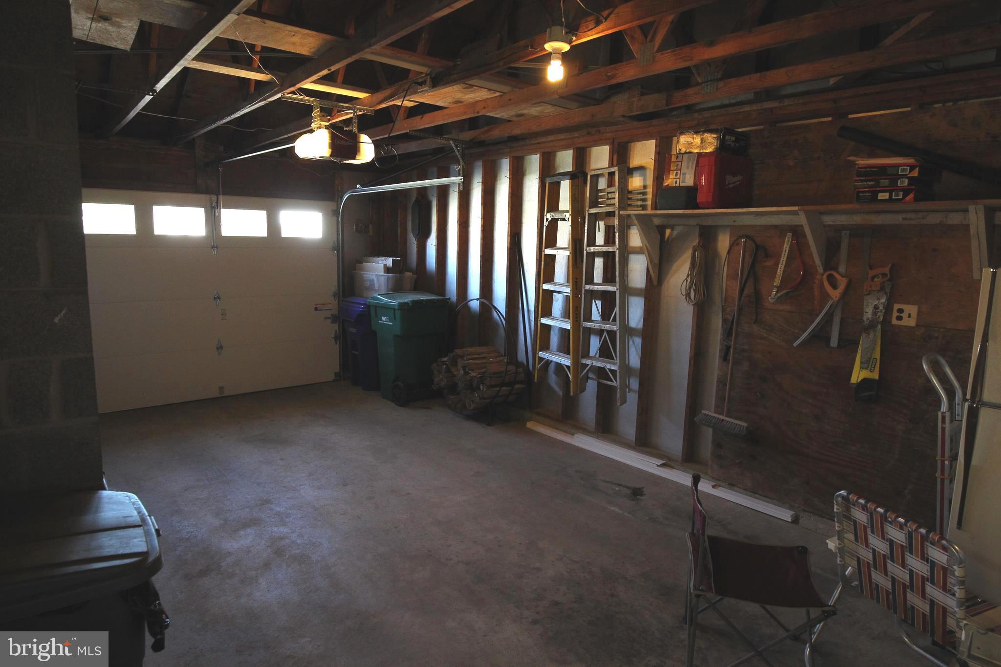 OAK SPRINGS - Residential Lease