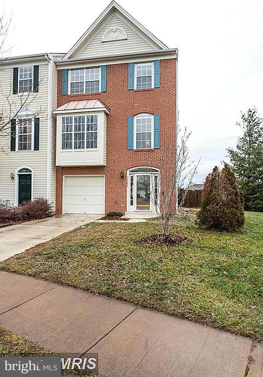 Beautiful End Row Town Home in Sought After Centreville, VA. Very Spacious! One Car Garage & Off St. Parking! W&D, Large Fenced in Back Yard, New Large Deck with Pond View! New Remodeled Master Bathroom and so on!