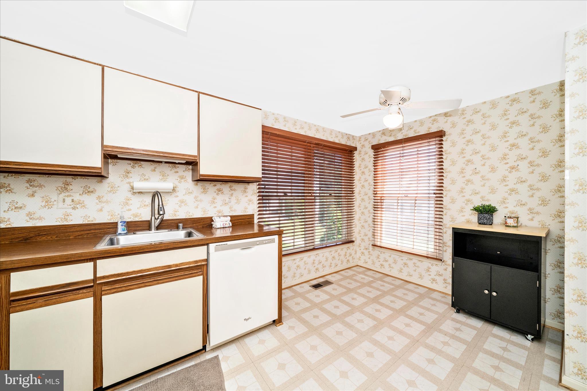 SUFFOLK PLACE - Residential