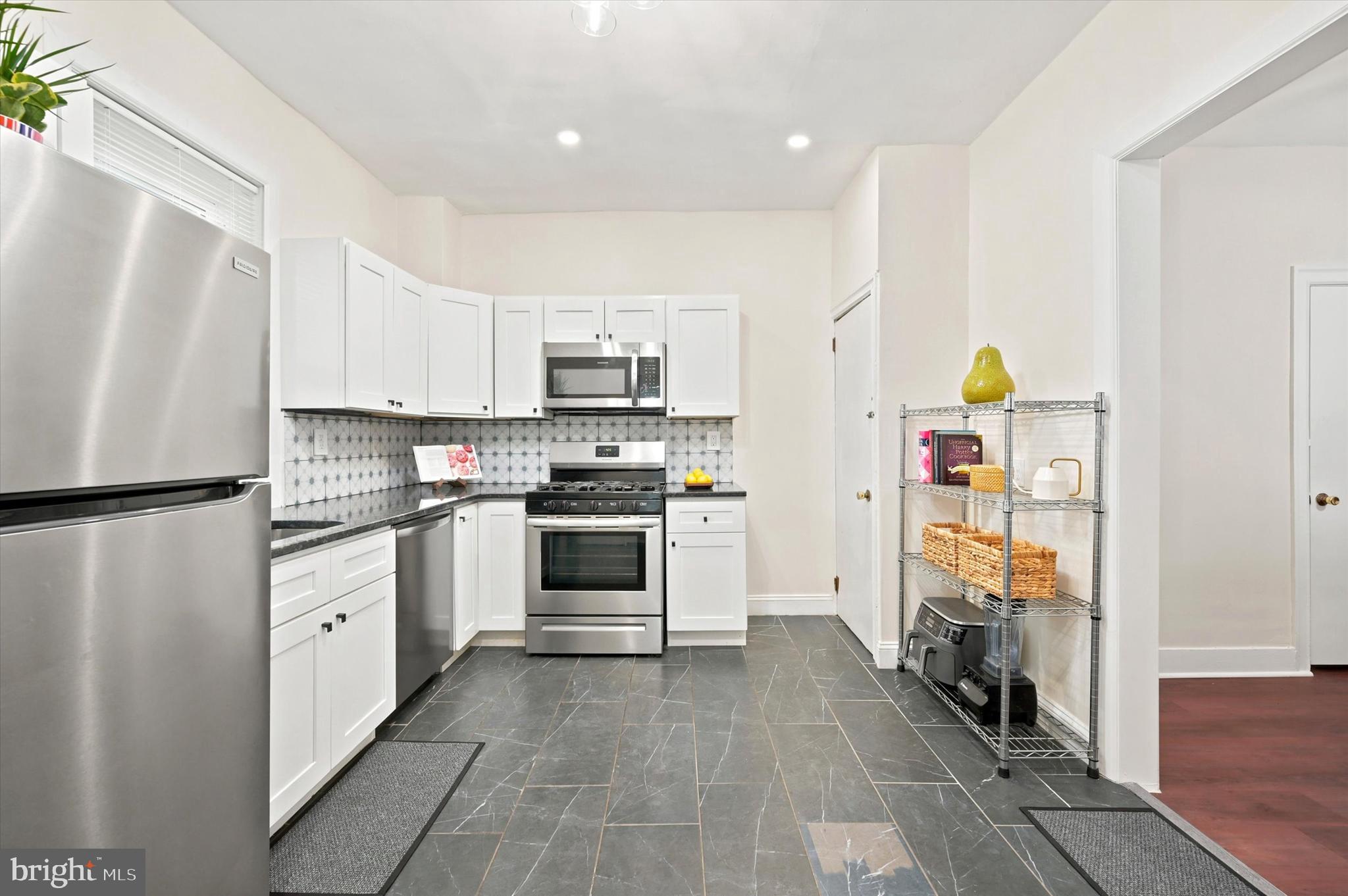 GERMANTOWN (EAST) - Residential