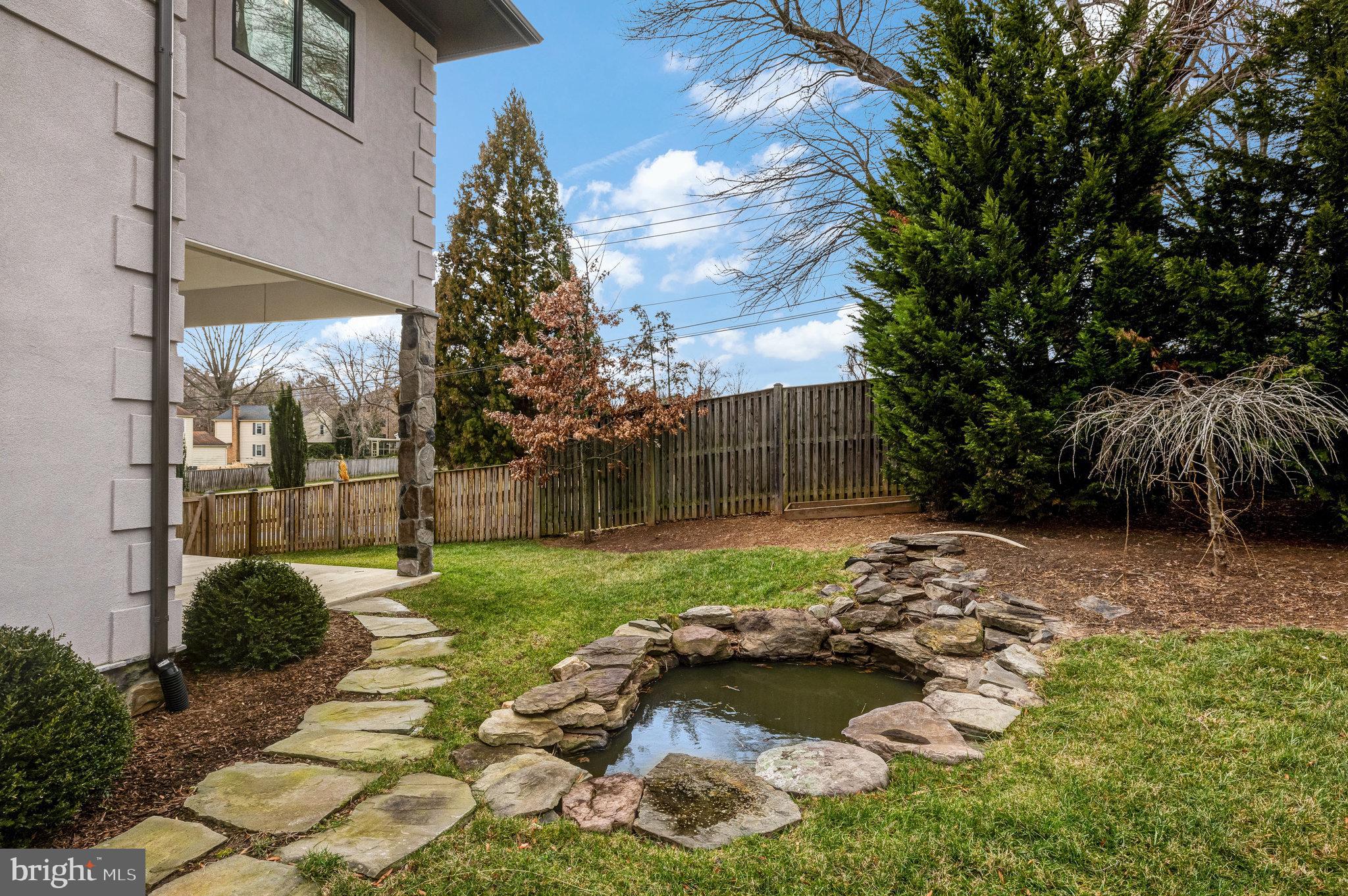 CHESTERBROOK WOODS - Residential Lease