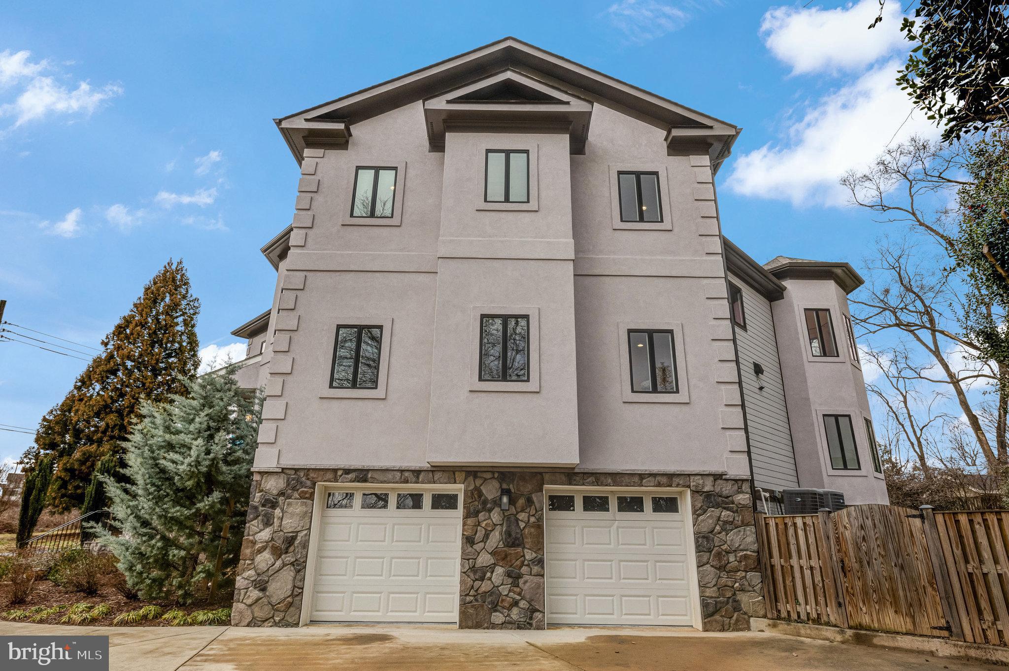 CHESTERBROOK WOODS - Residential Lease