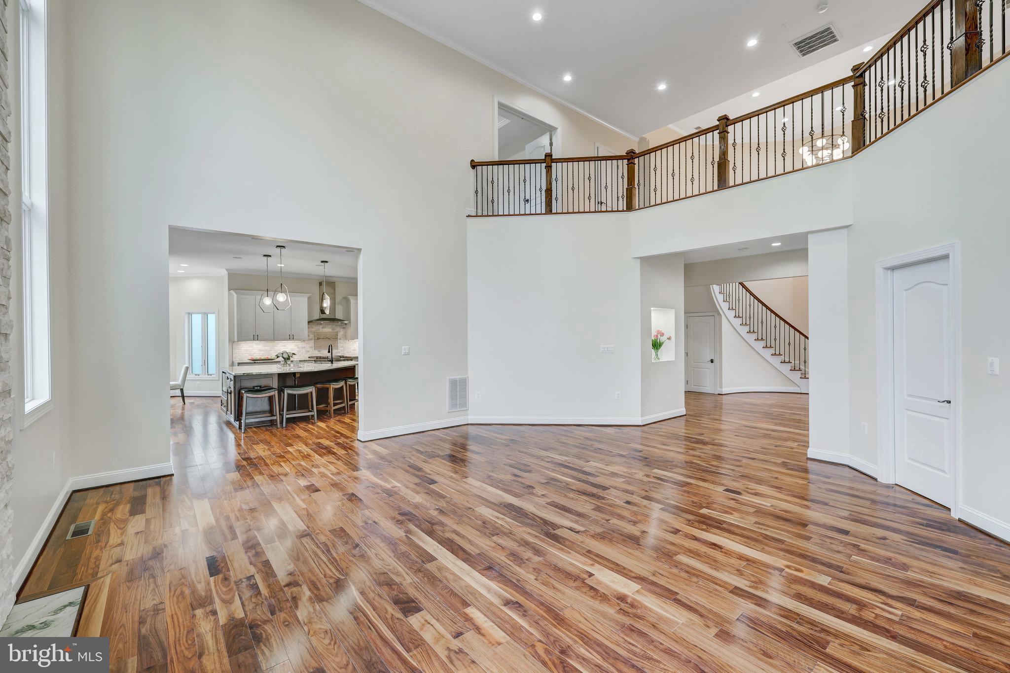 CHESTERBROOK WOODS - Residential Lease