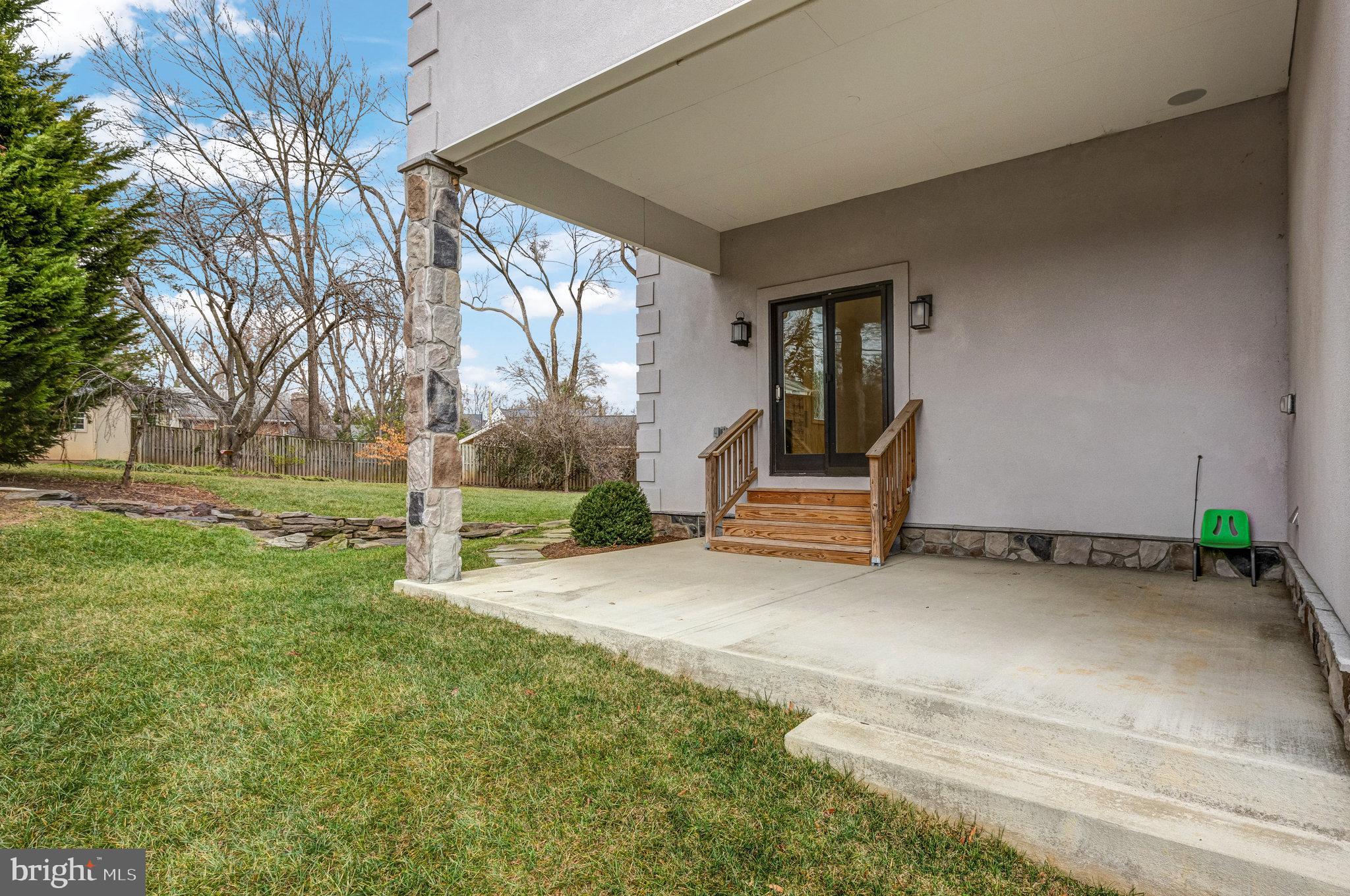 CHESTERBROOK WOODS - Residential Lease