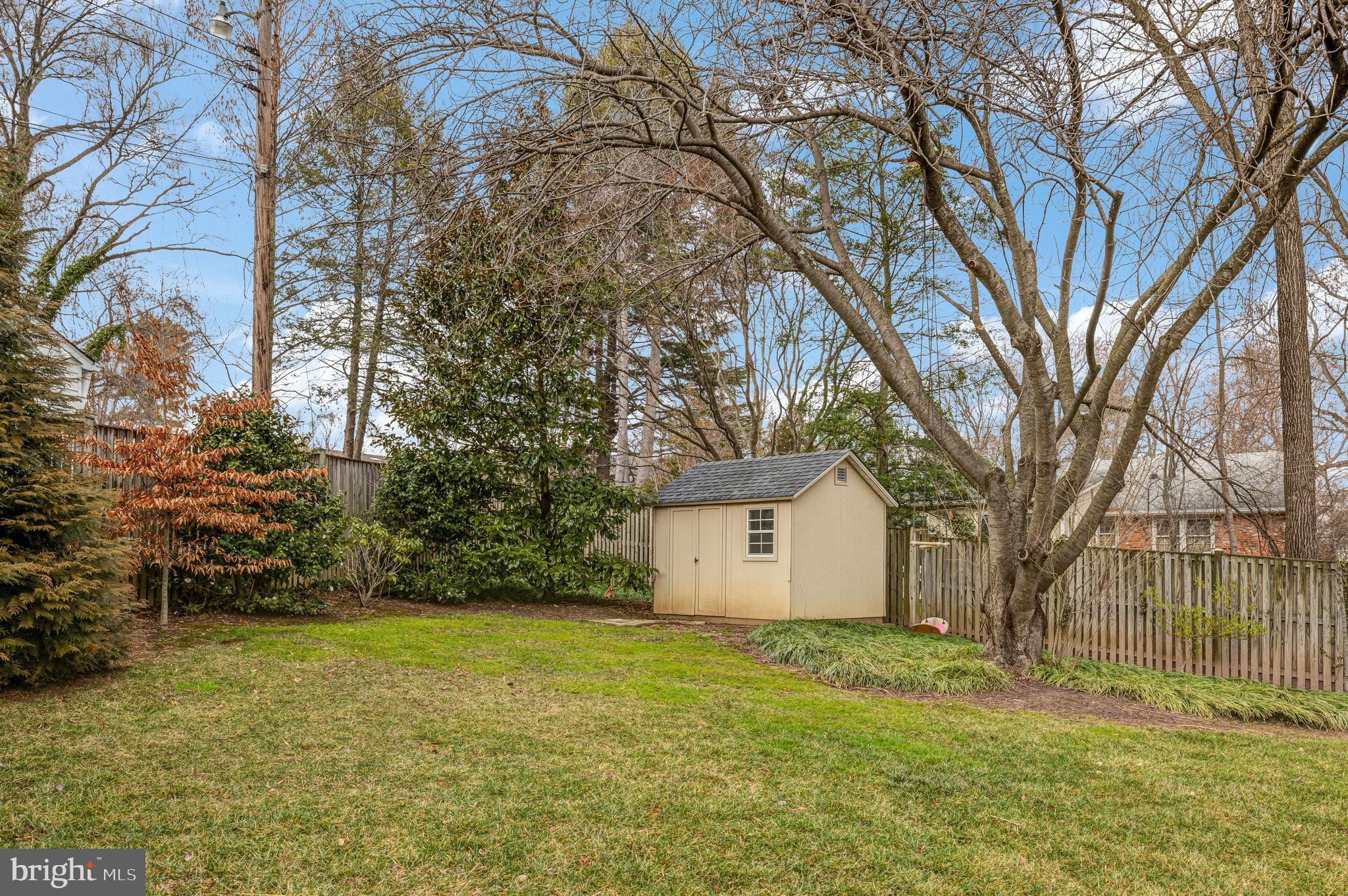 CHESTERBROOK WOODS - Residential Lease