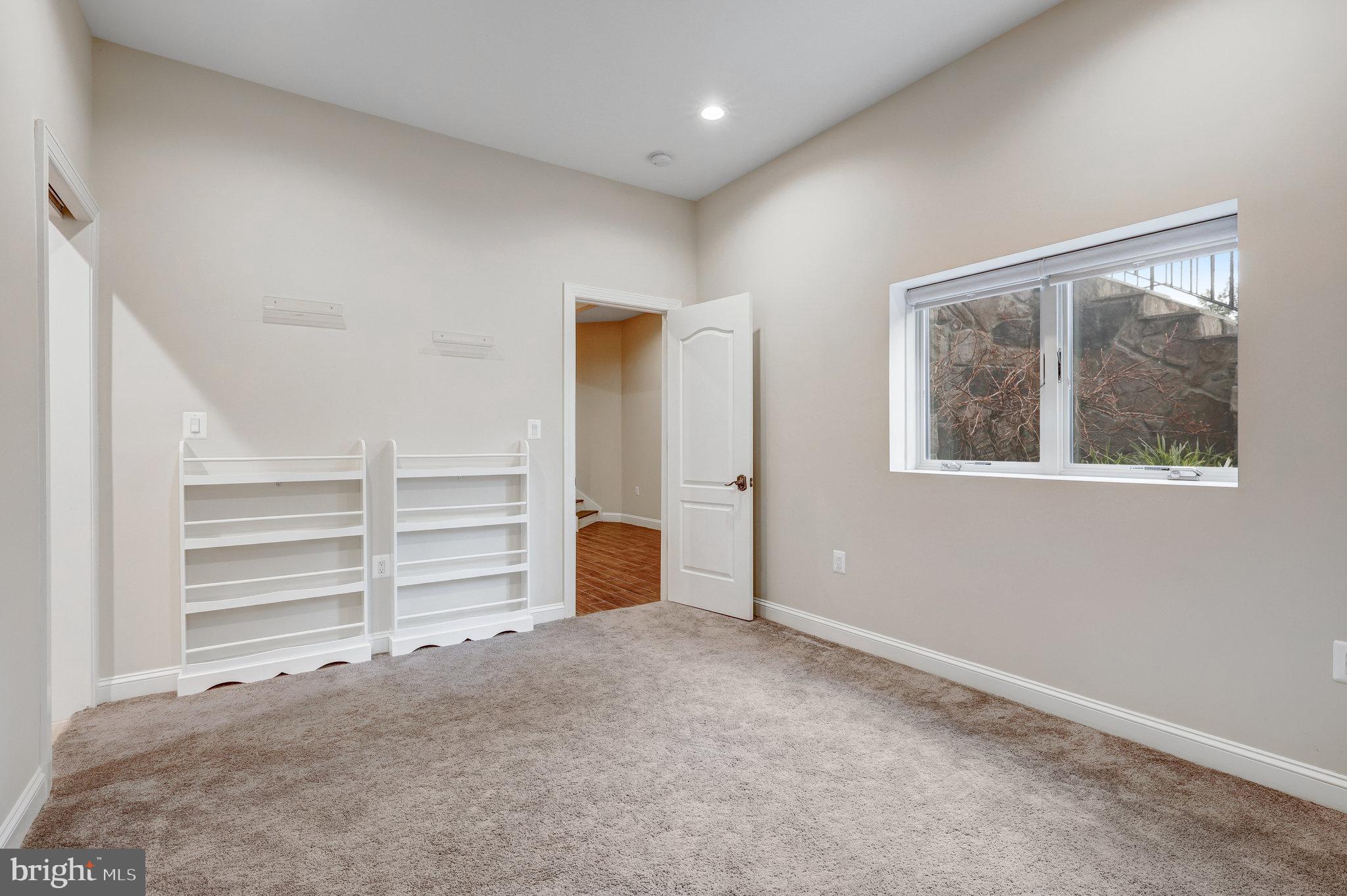 CHESTERBROOK WOODS - Residential Lease