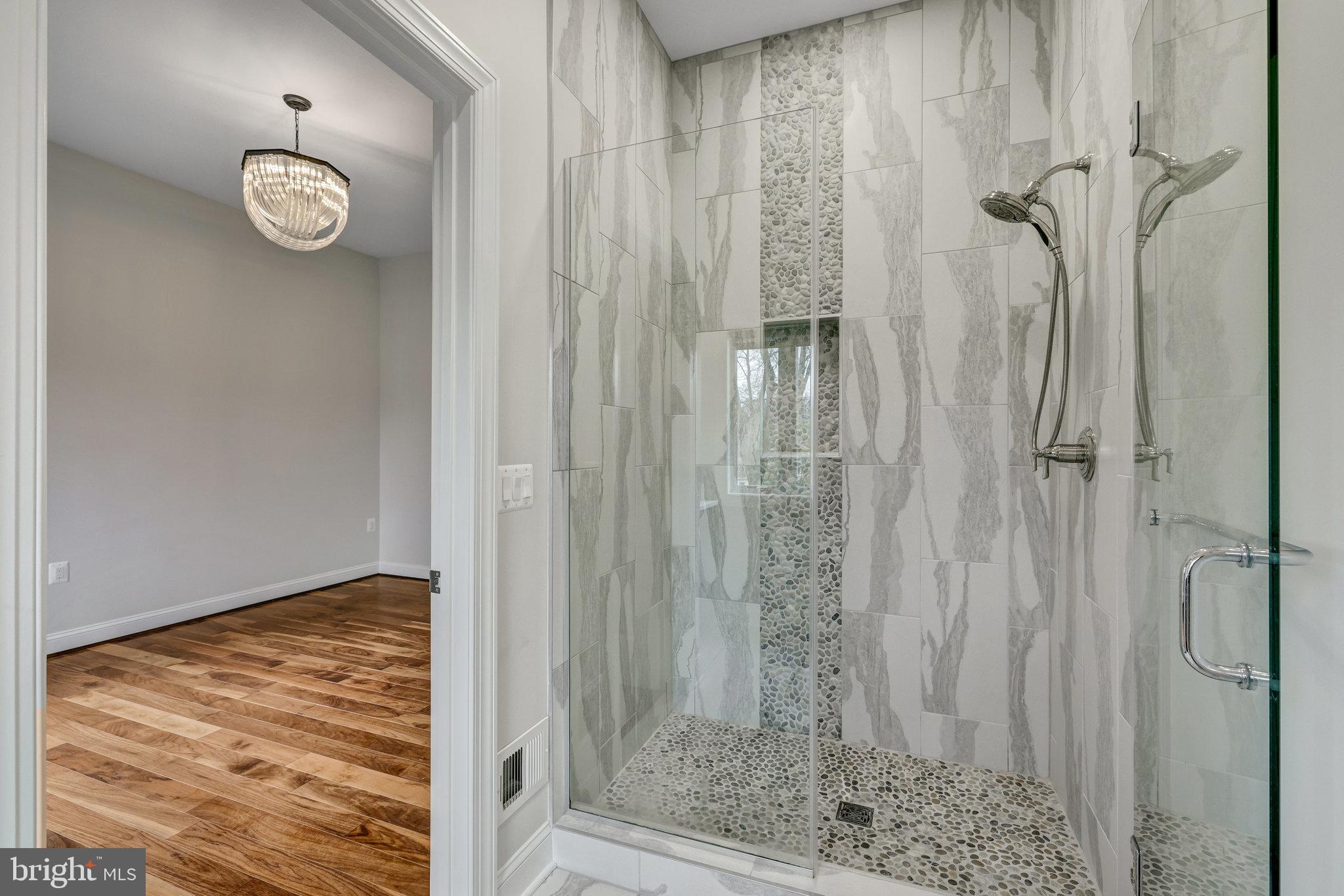 CHESTERBROOK WOODS - Residential Lease