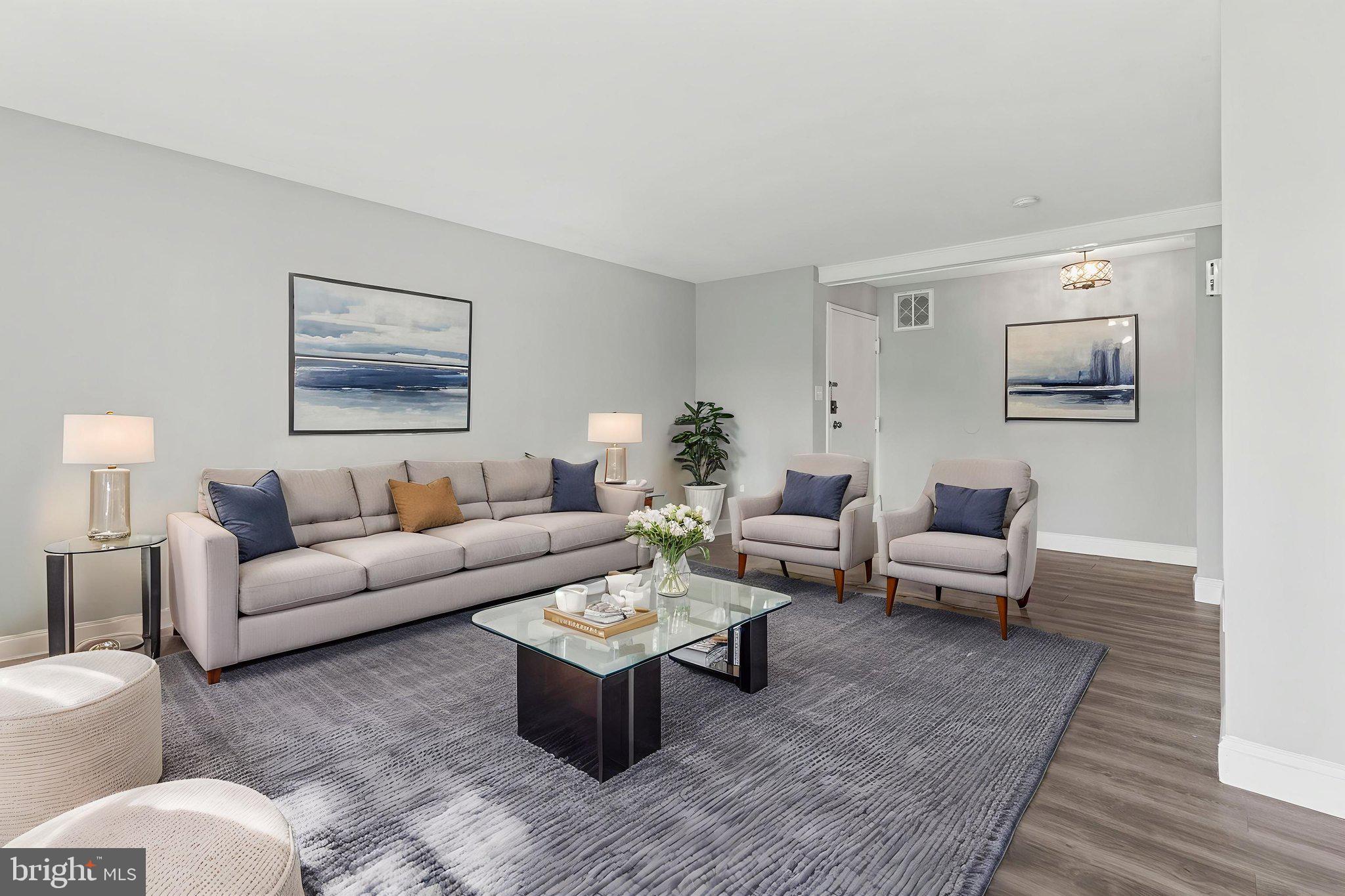 HUNTLEY SQUARE CONDOMINIUMS - Residential