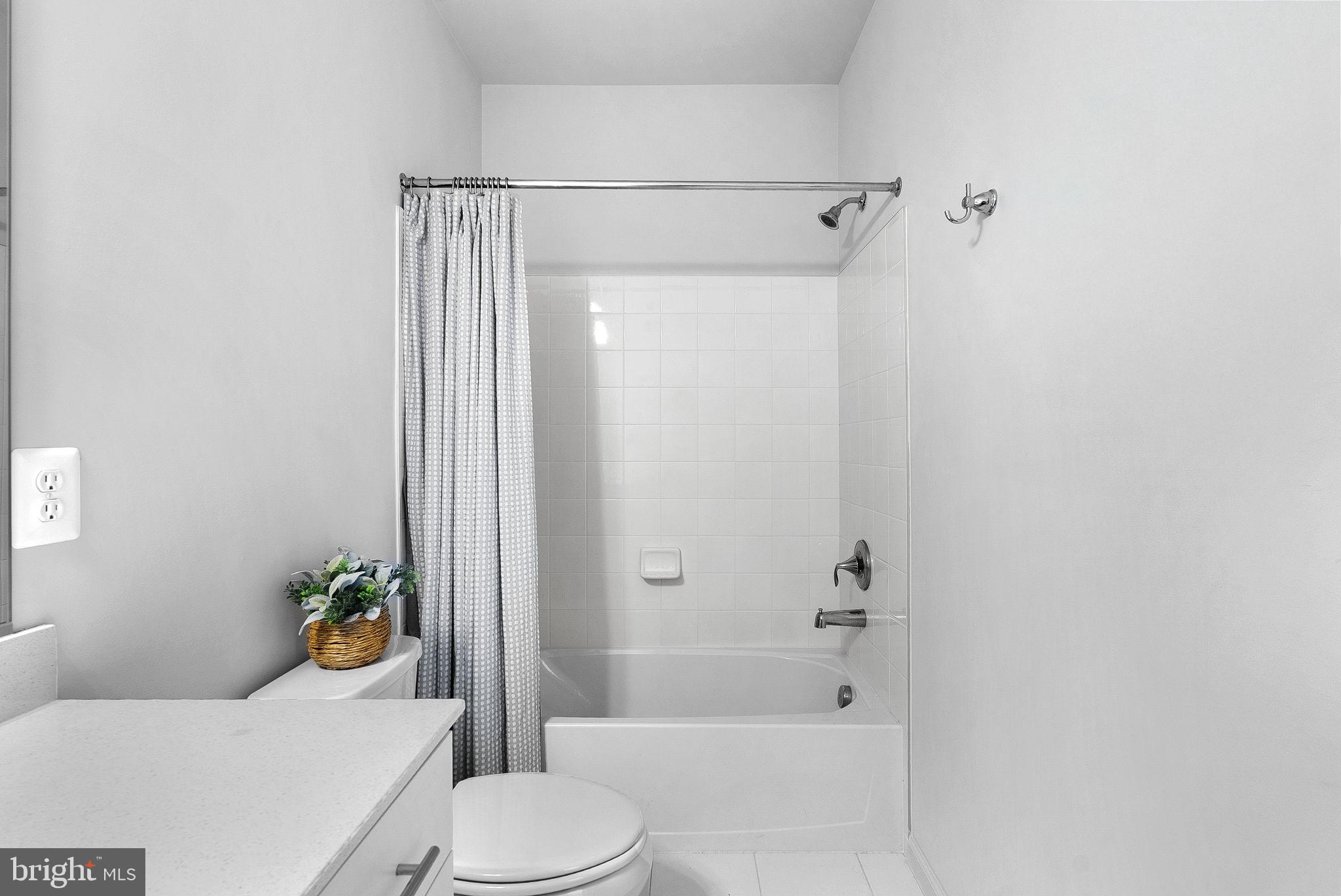 NEABSCO COMMONS - Residential Lease