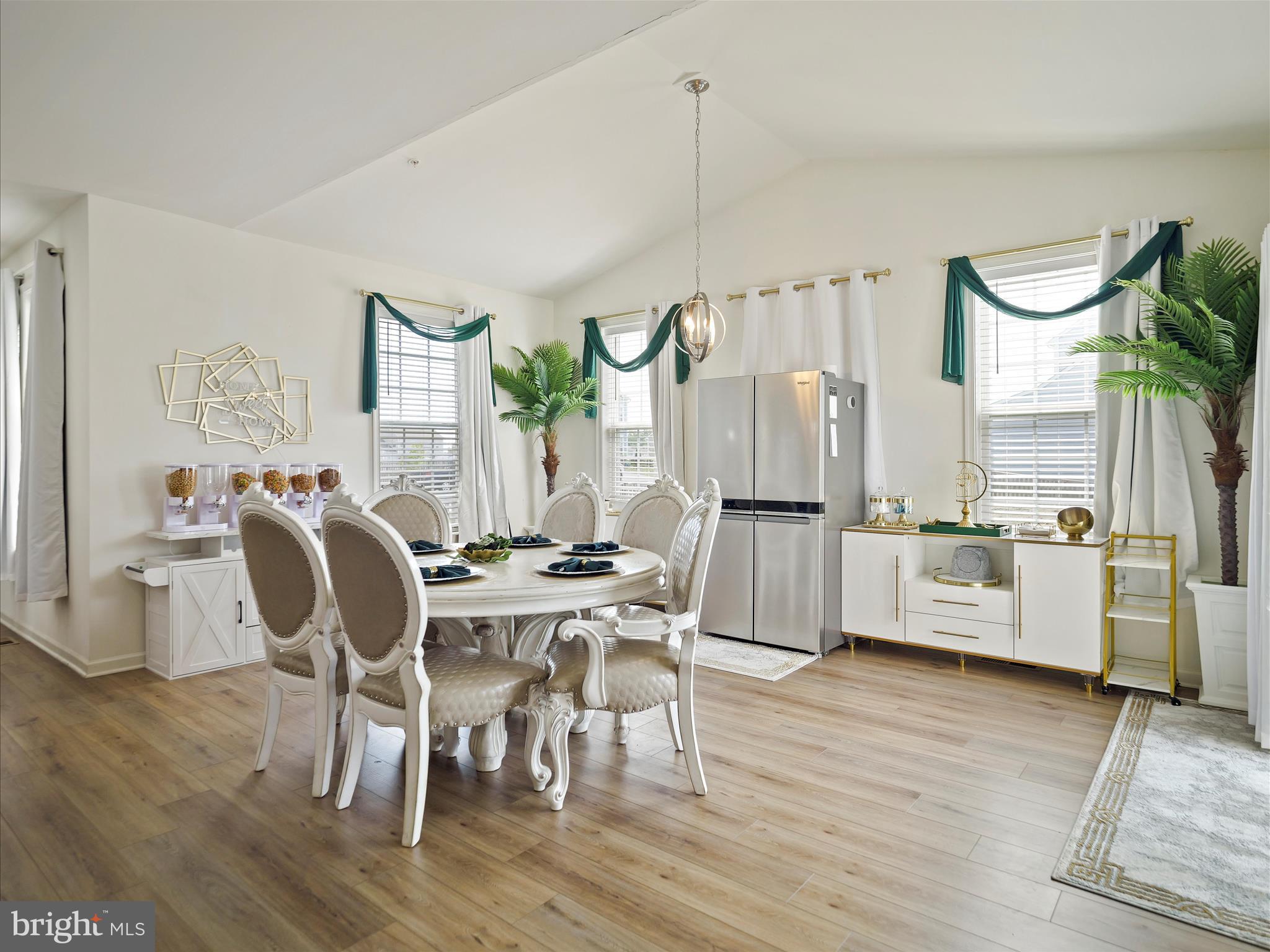 WEST FIELDS - Residential