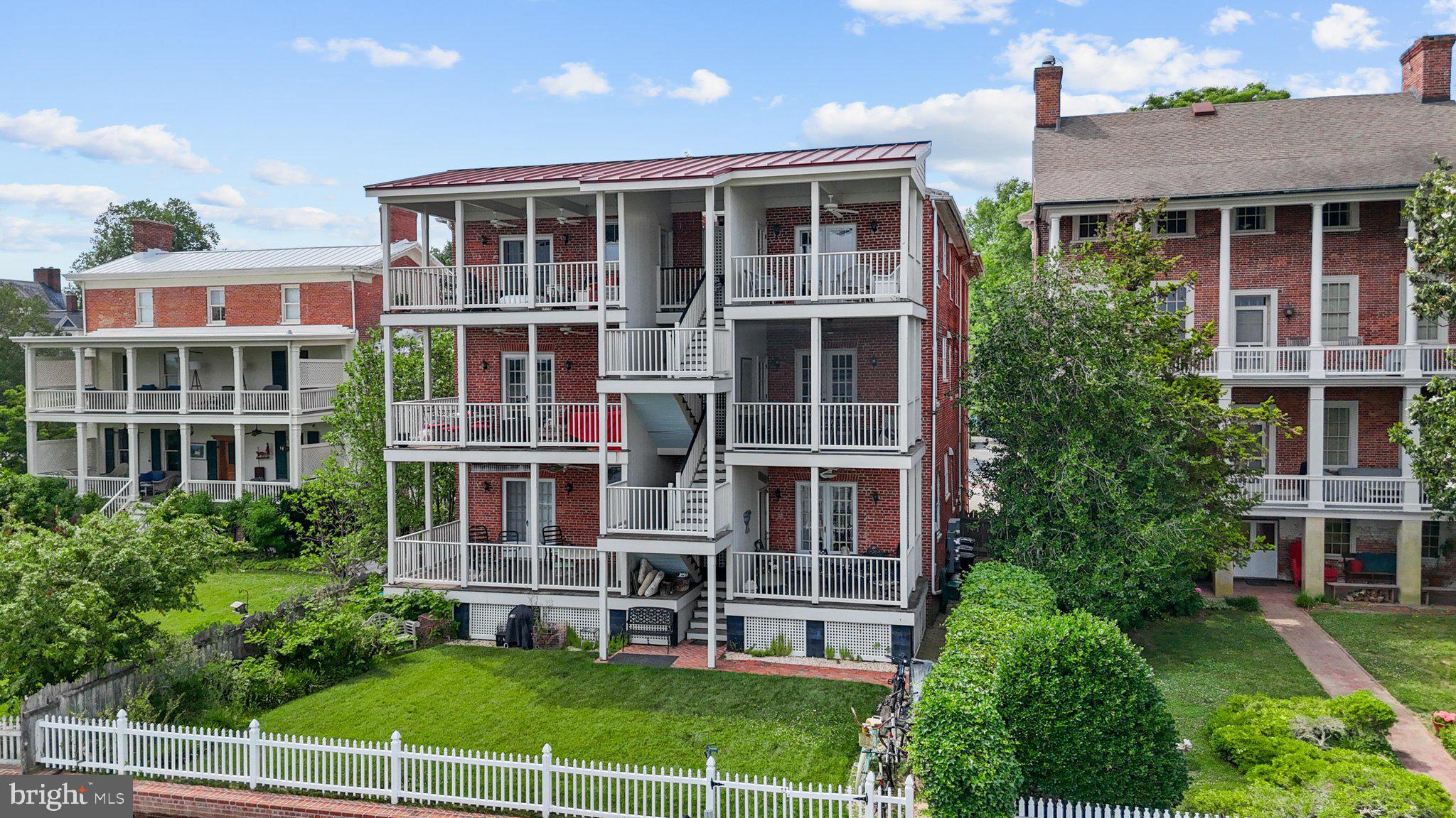 WATER STREET - Residential