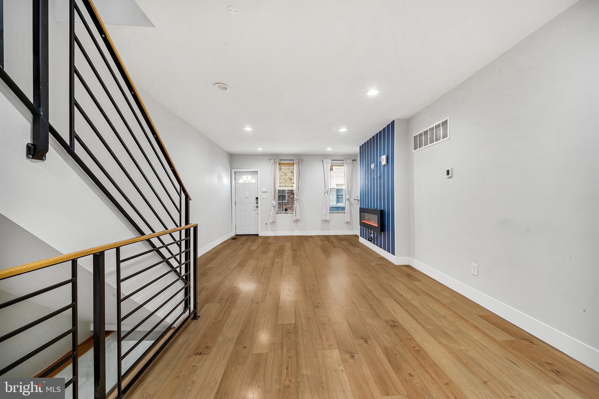 POINT BREEZE - Residential