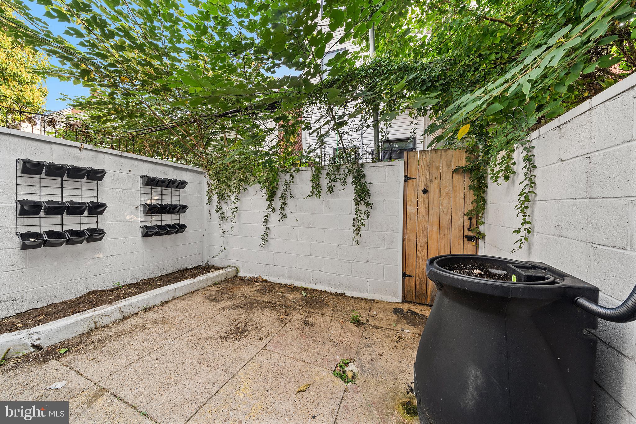 POINT BREEZE - Residential