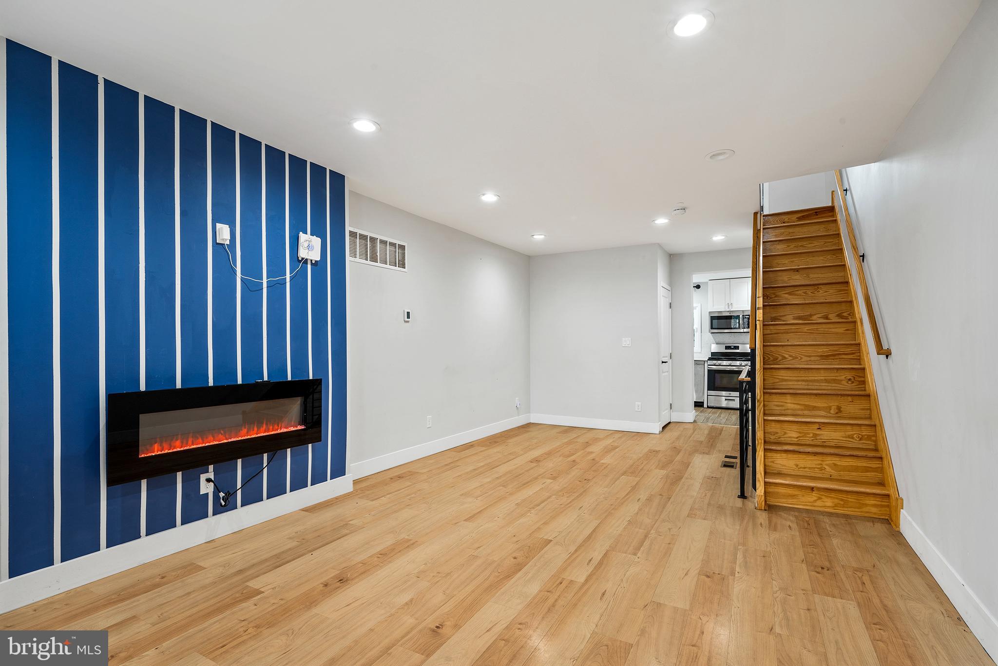 POINT BREEZE - Residential