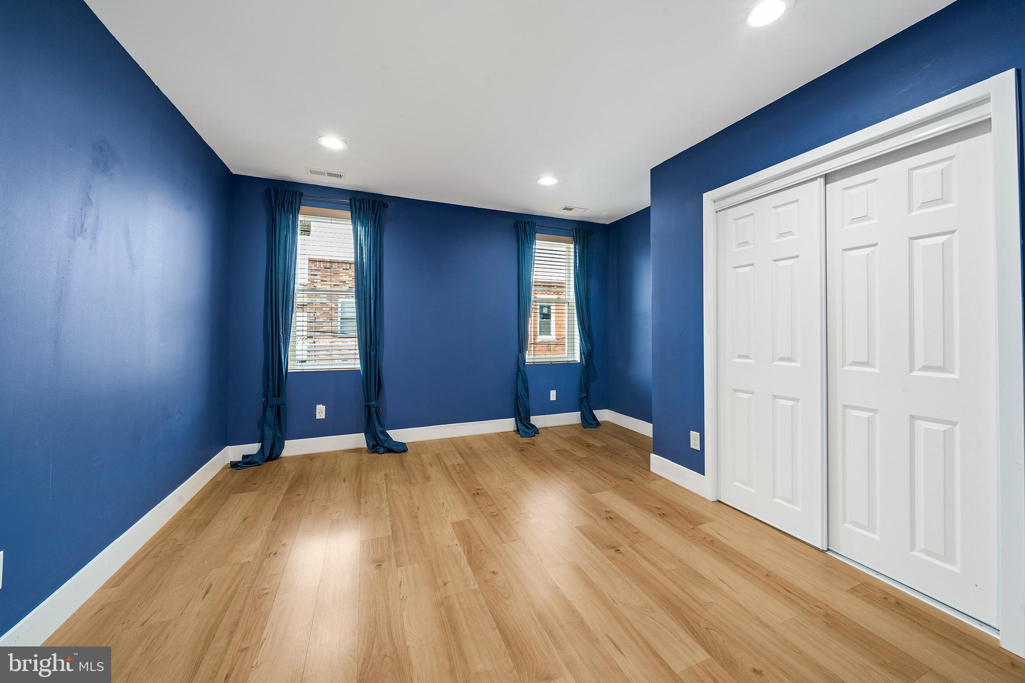 POINT BREEZE - Residential