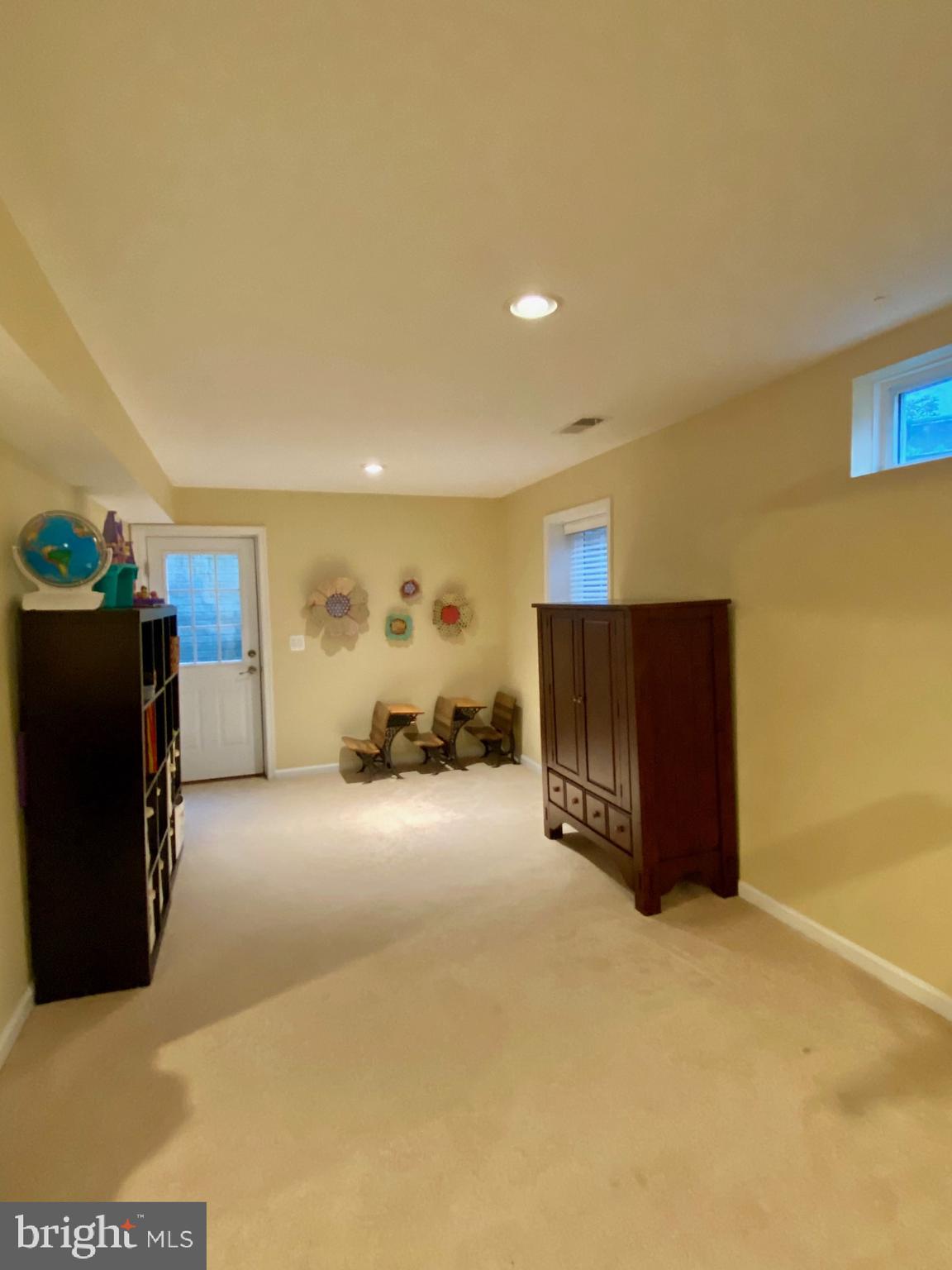 EVERGREEN VILLAGE - Residential Lease