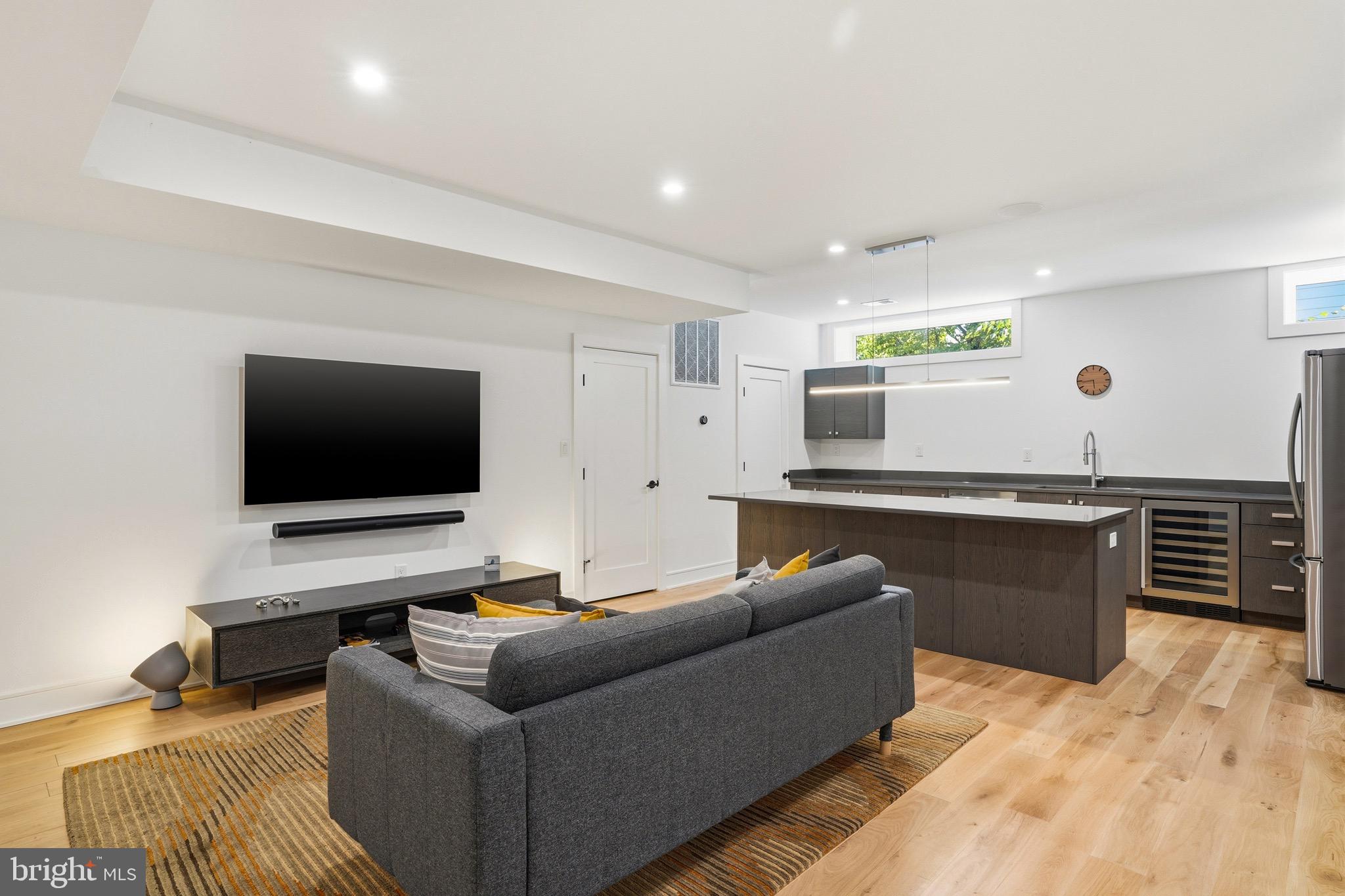 BROYHILLS MCLEAN ESTATES - Residential