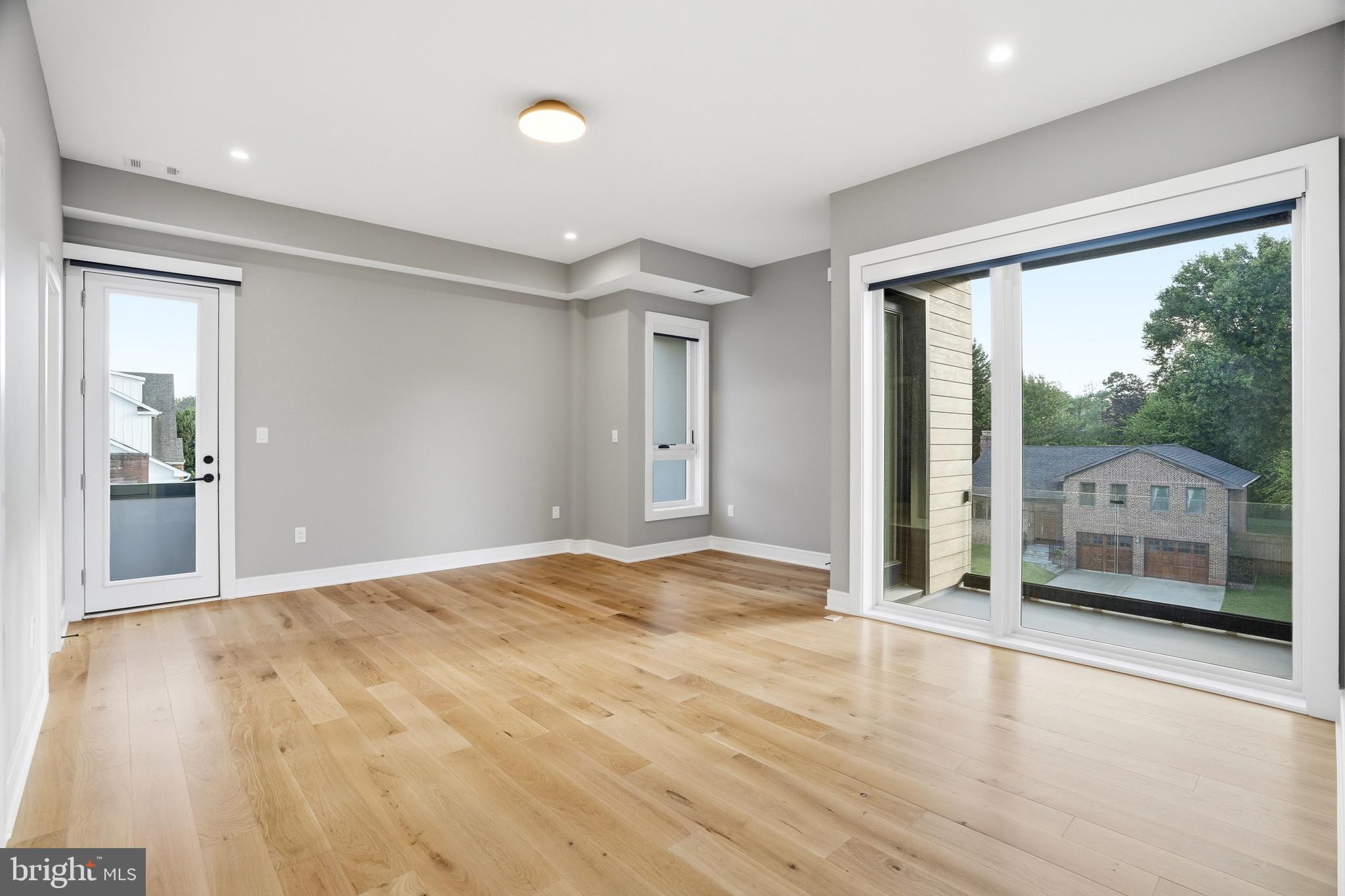 BROYHILLS MCLEAN ESTATES - Residential