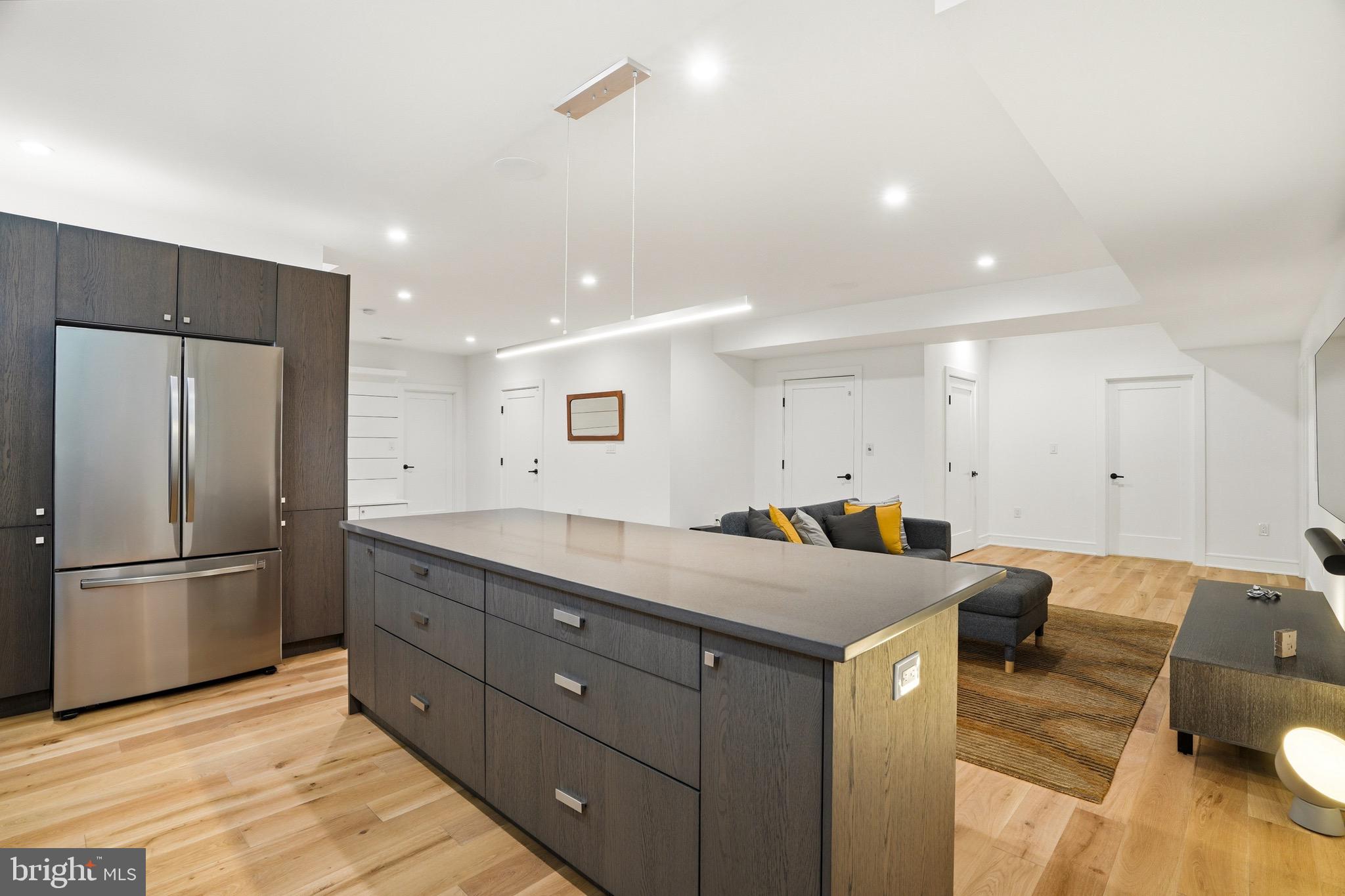 BROYHILLS MCLEAN ESTATES - Residential