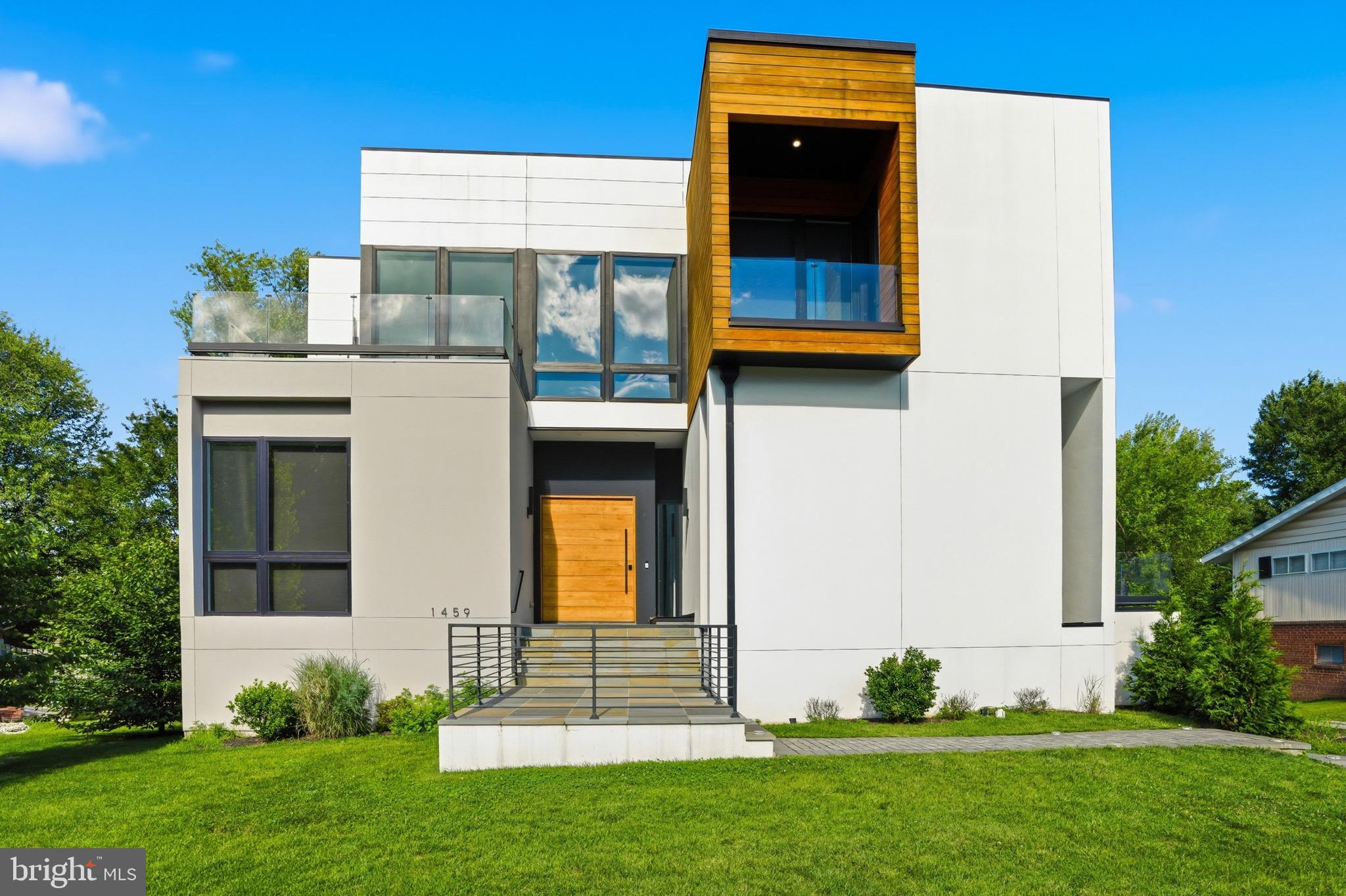 BROYHILLS MCLEAN ESTATES - Residential