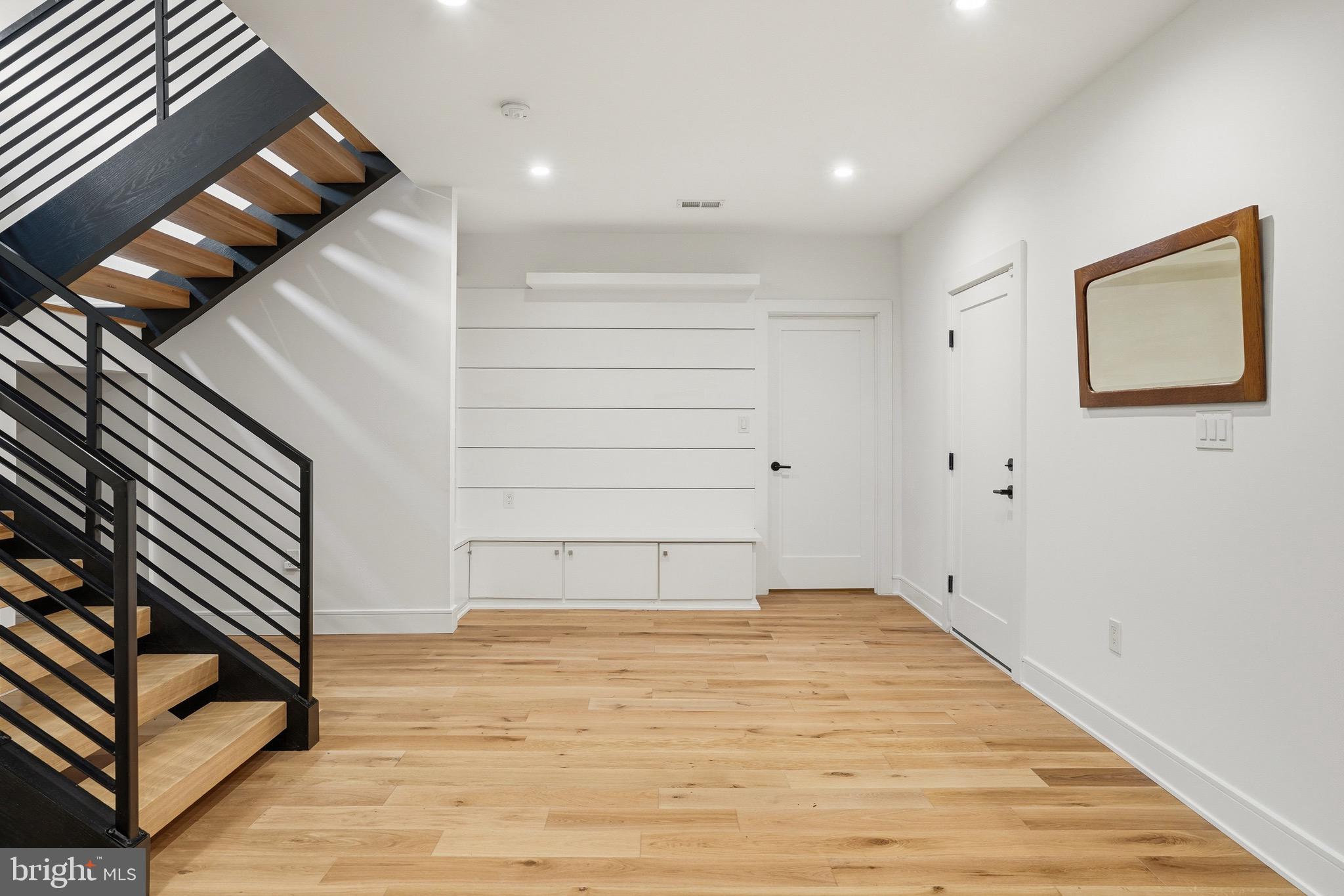 BROYHILLS MCLEAN ESTATES - Residential