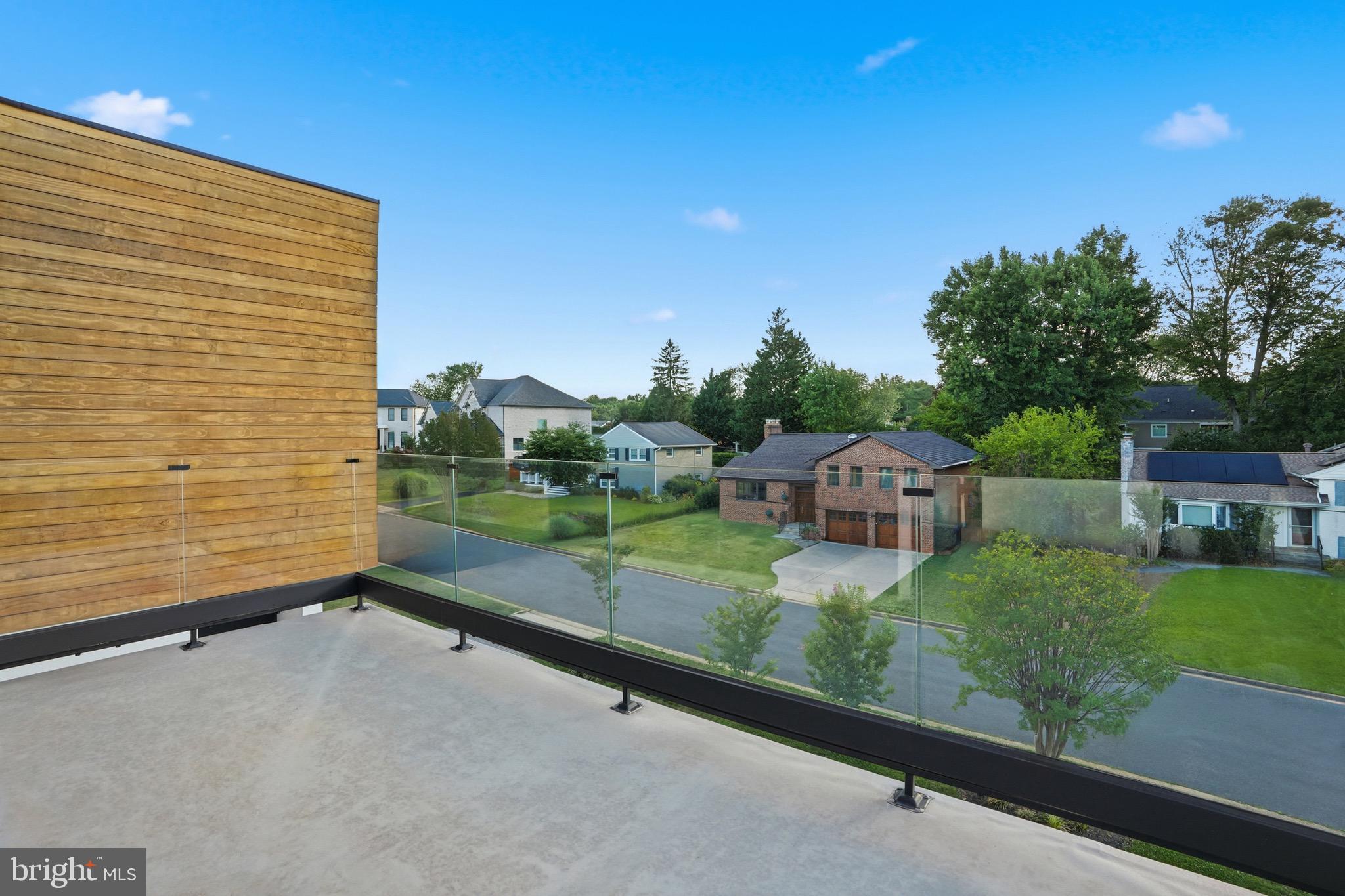 BROYHILLS MCLEAN ESTATES - Residential