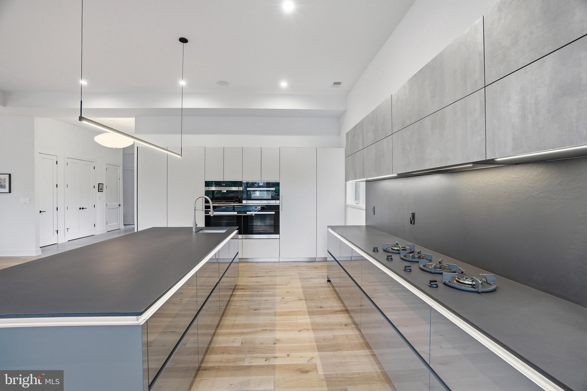 BROYHILLS MCLEAN ESTATES - Residential