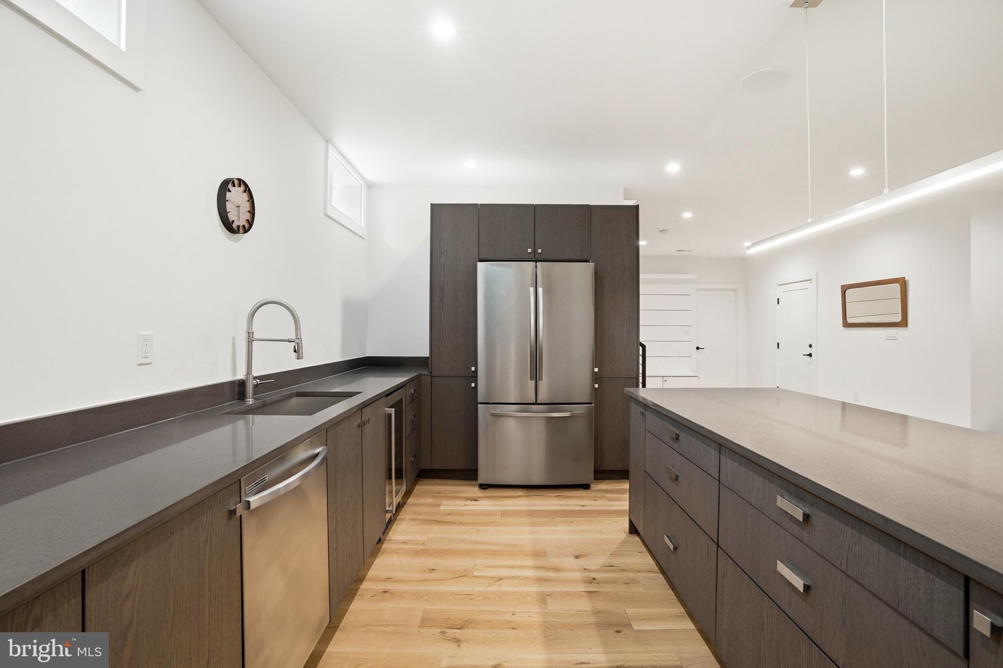 BROYHILLS MCLEAN ESTATES - Residential