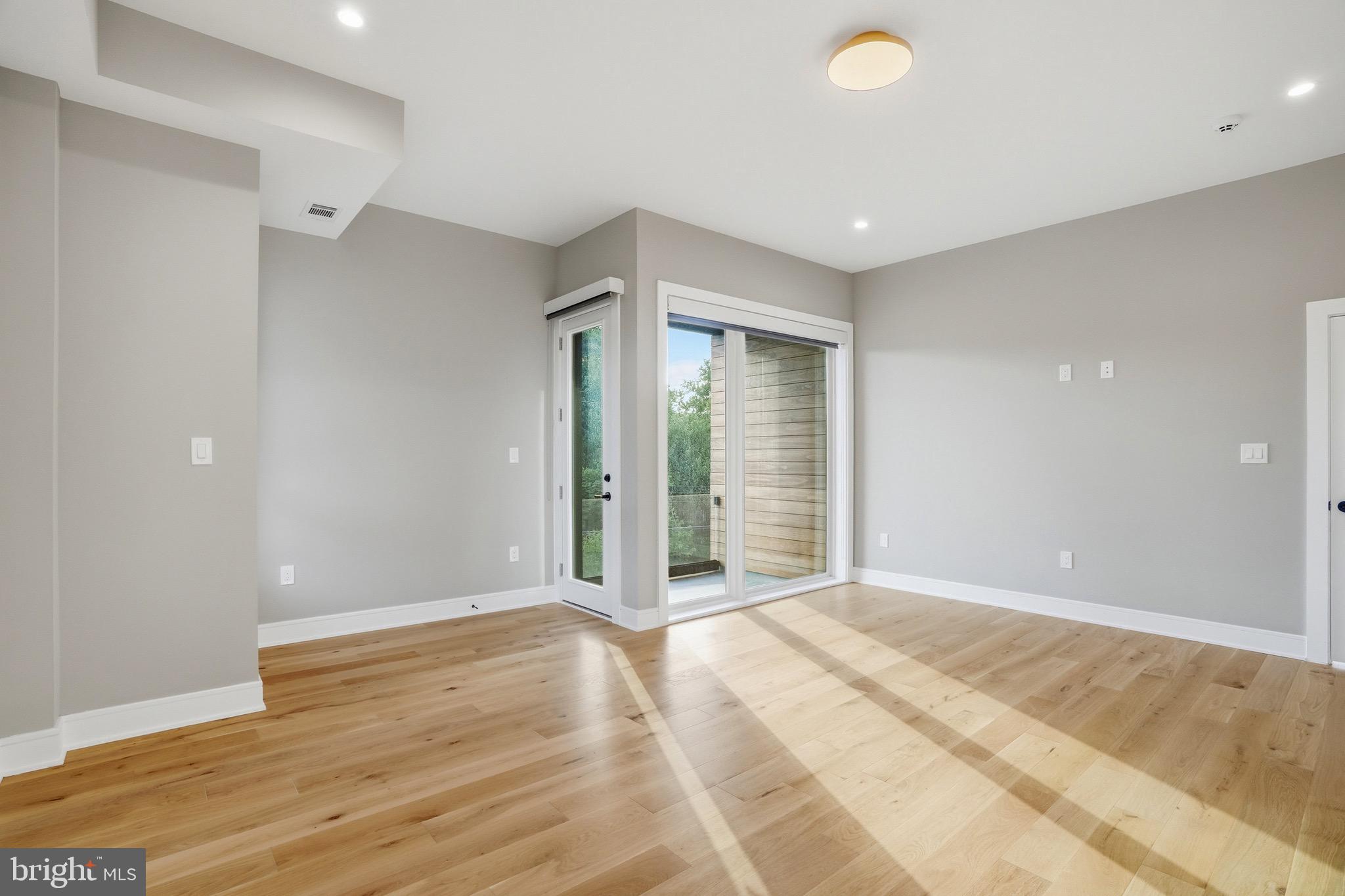 BROYHILLS MCLEAN ESTATES - Residential