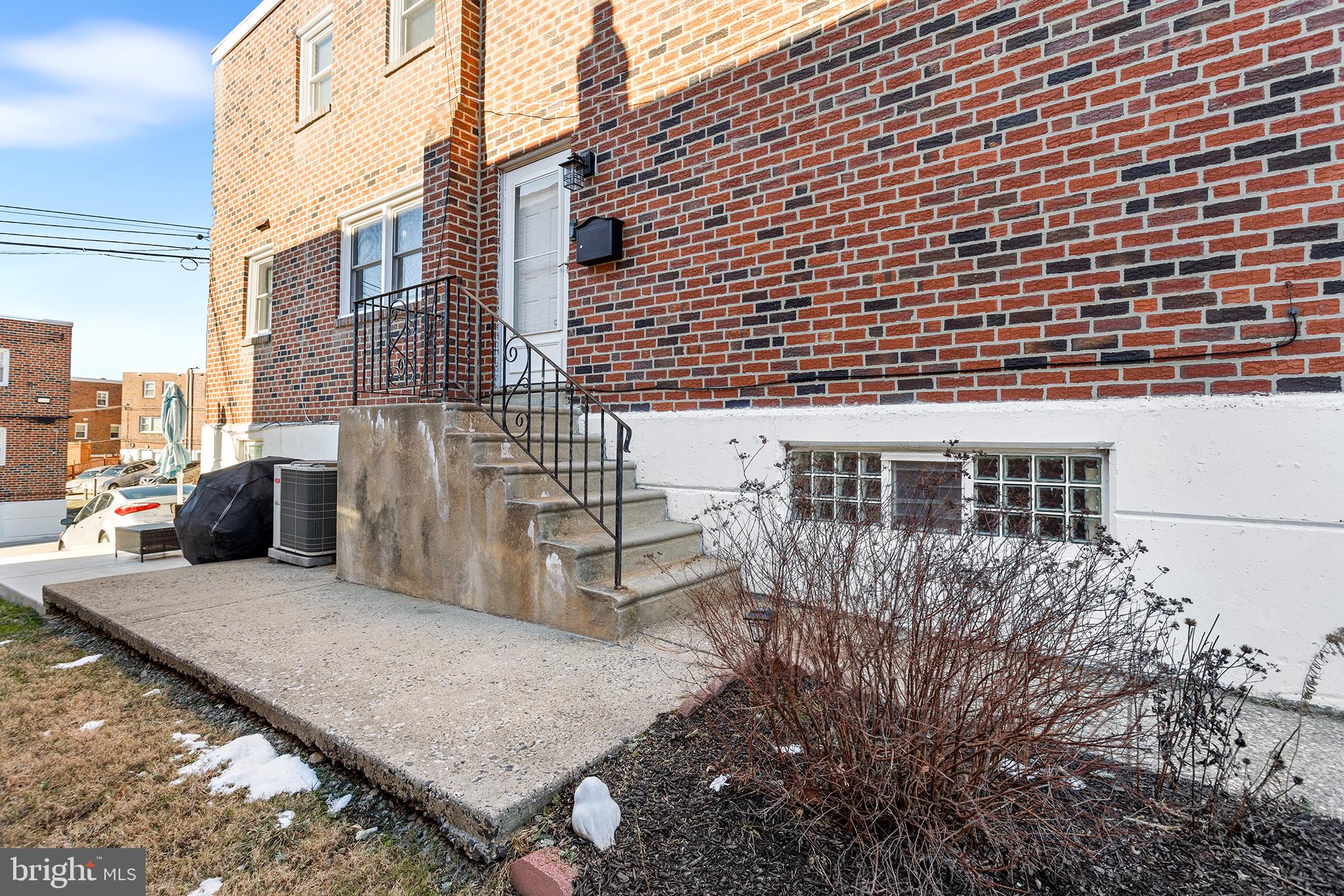 ROXBOROUGH - Residential
