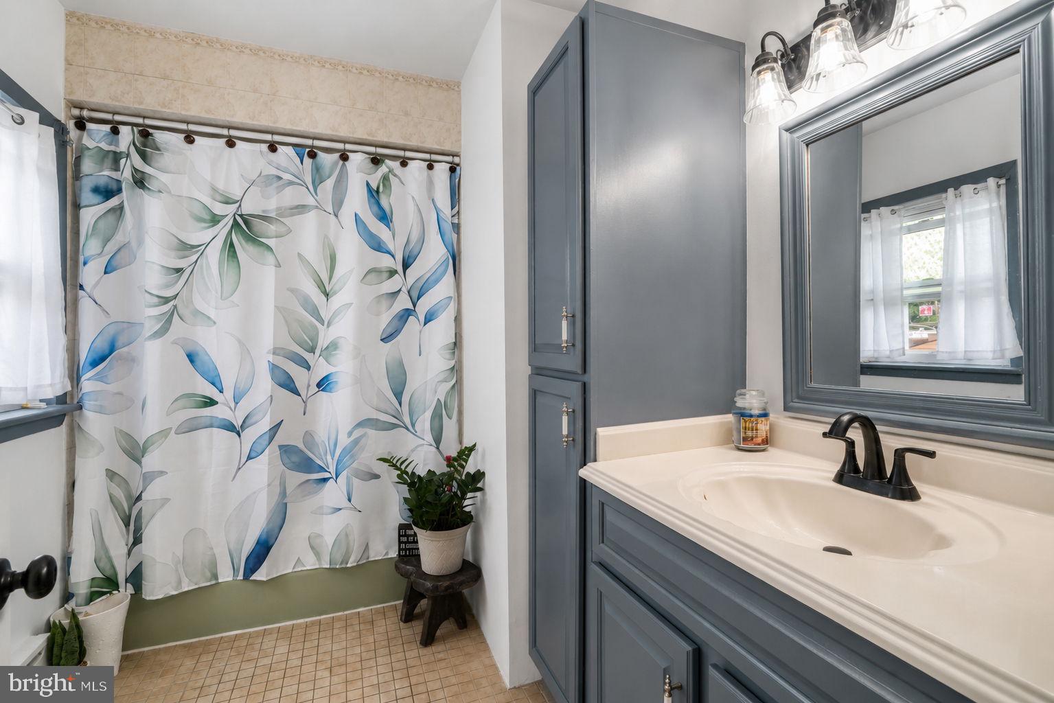 FOX CHASE - Residential