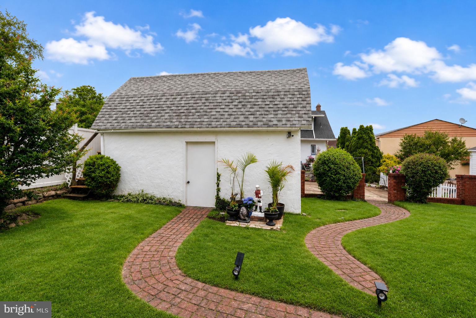 FOX CHASE - Residential