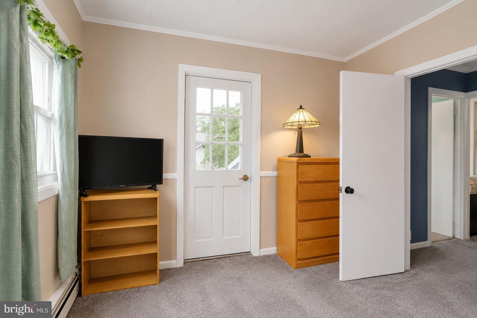 FOX CHASE - Residential