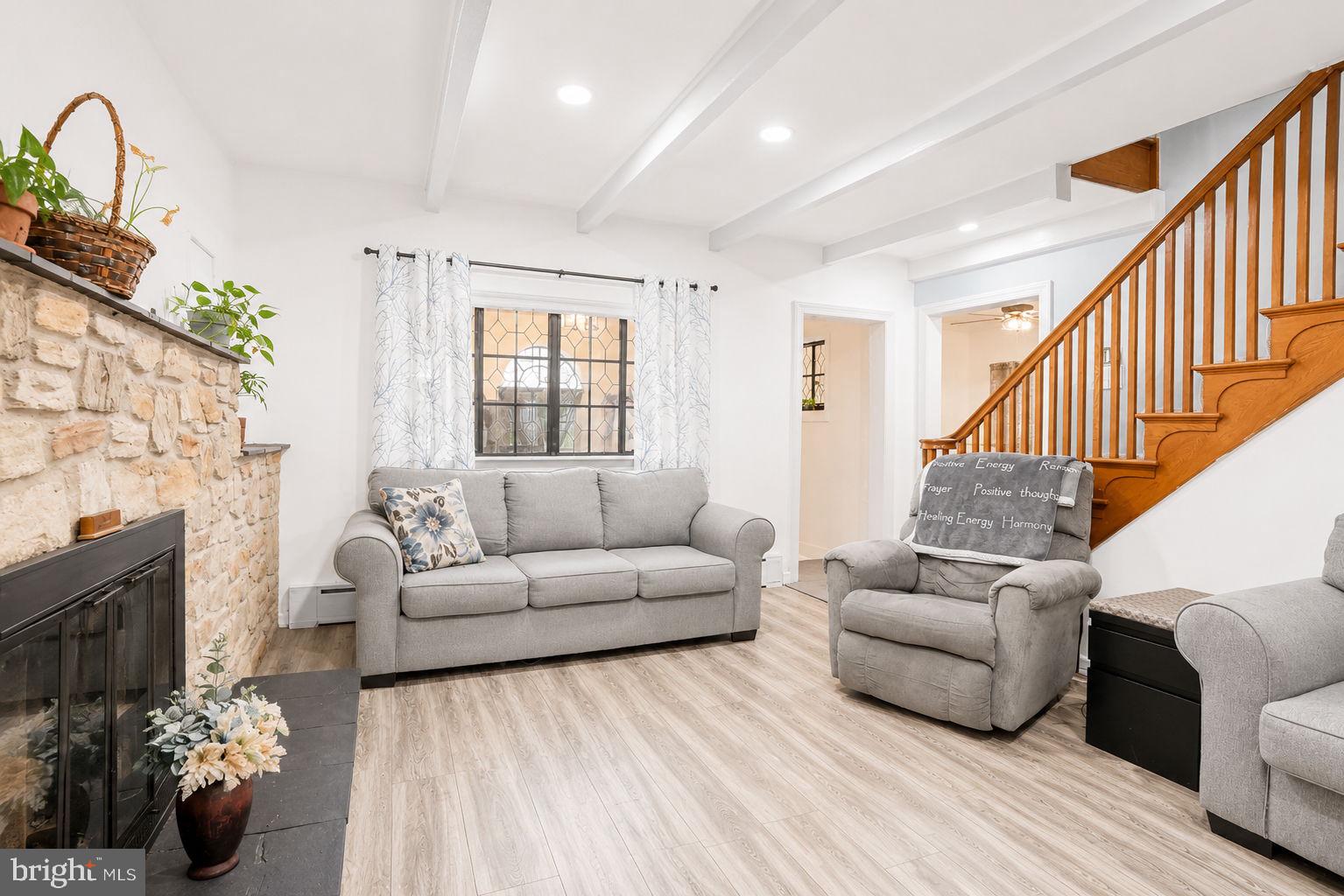 FOX CHASE - Residential
