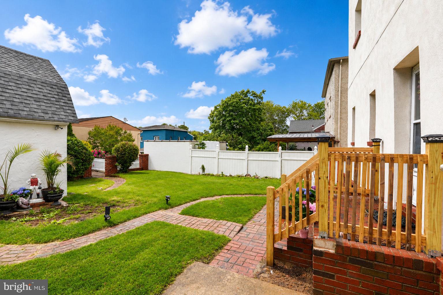 FOX CHASE - Residential