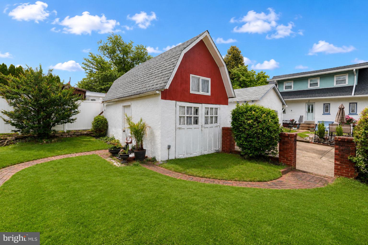 FOX CHASE - Residential