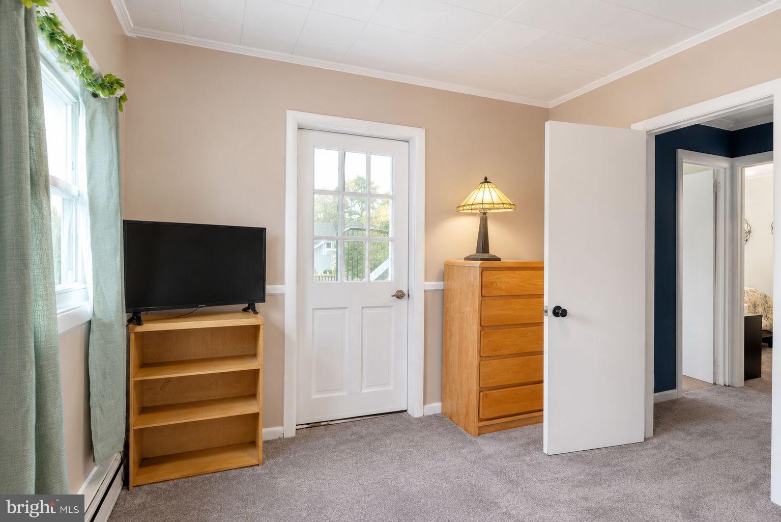 FOX CHASE - Residential