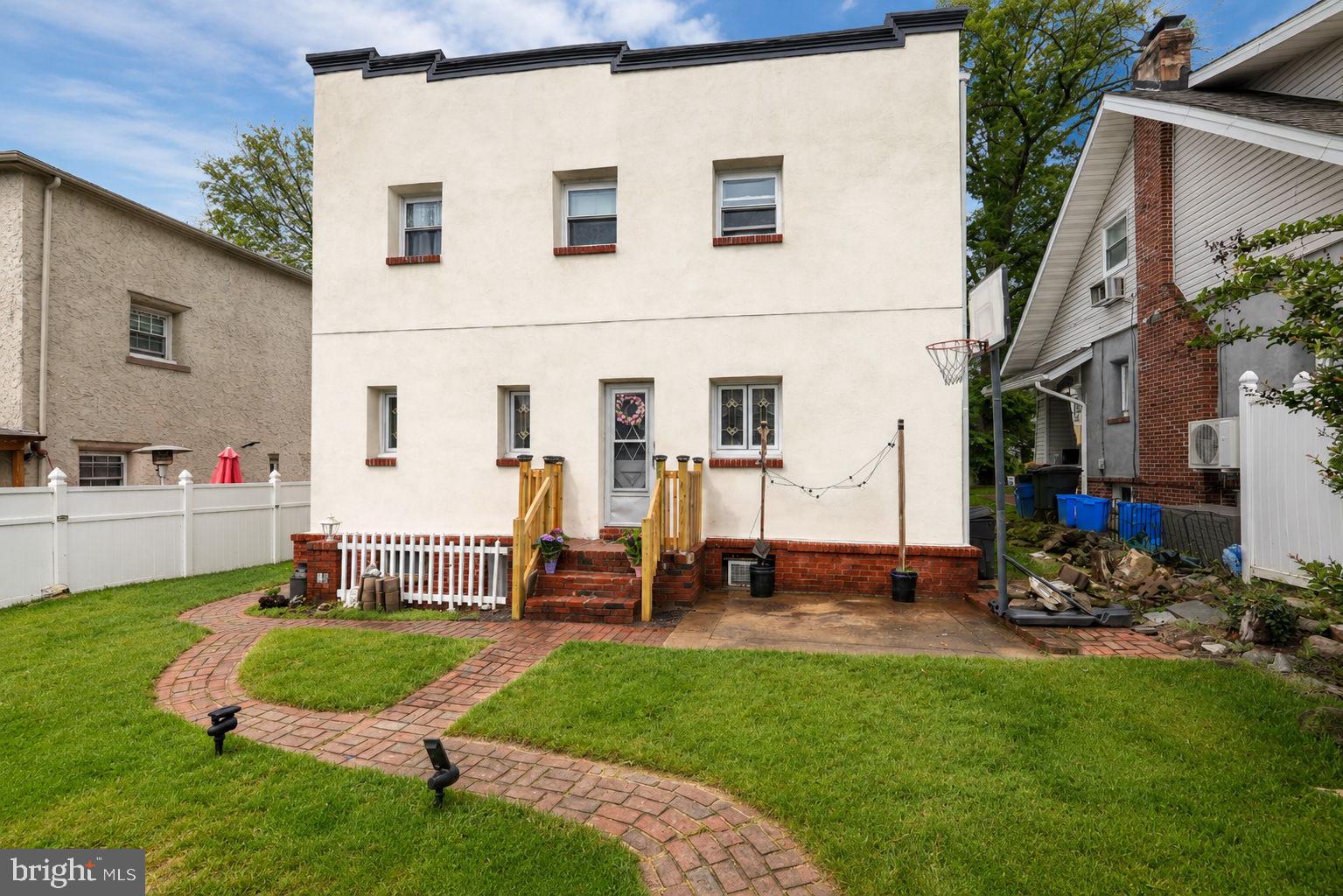 FOX CHASE - Residential