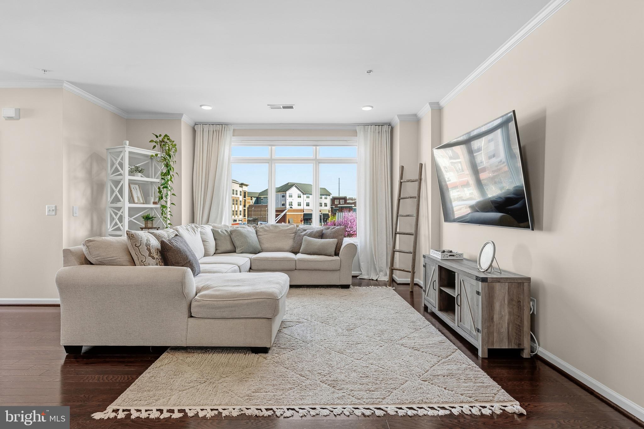 LOFTS AT VILLAGE WALK - Residential