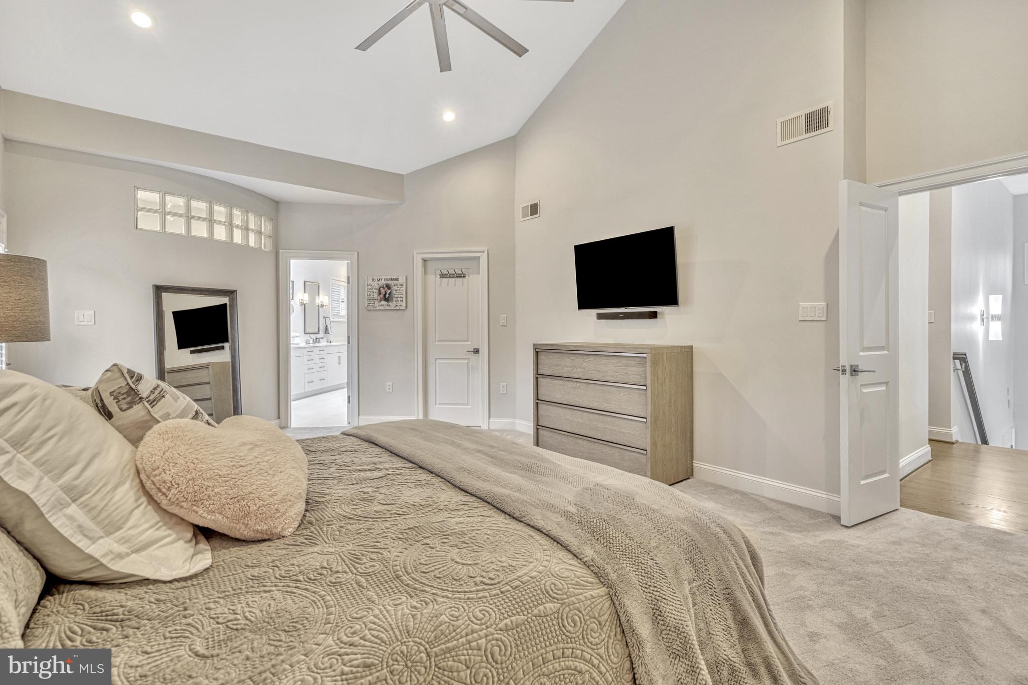RESTON - Residential
